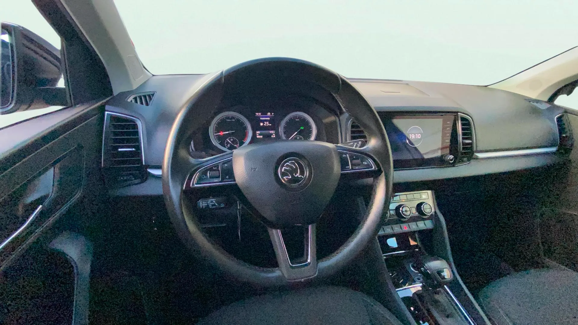 Škoda Karoq 1.6 TDI DSG Ambition - foto 12
