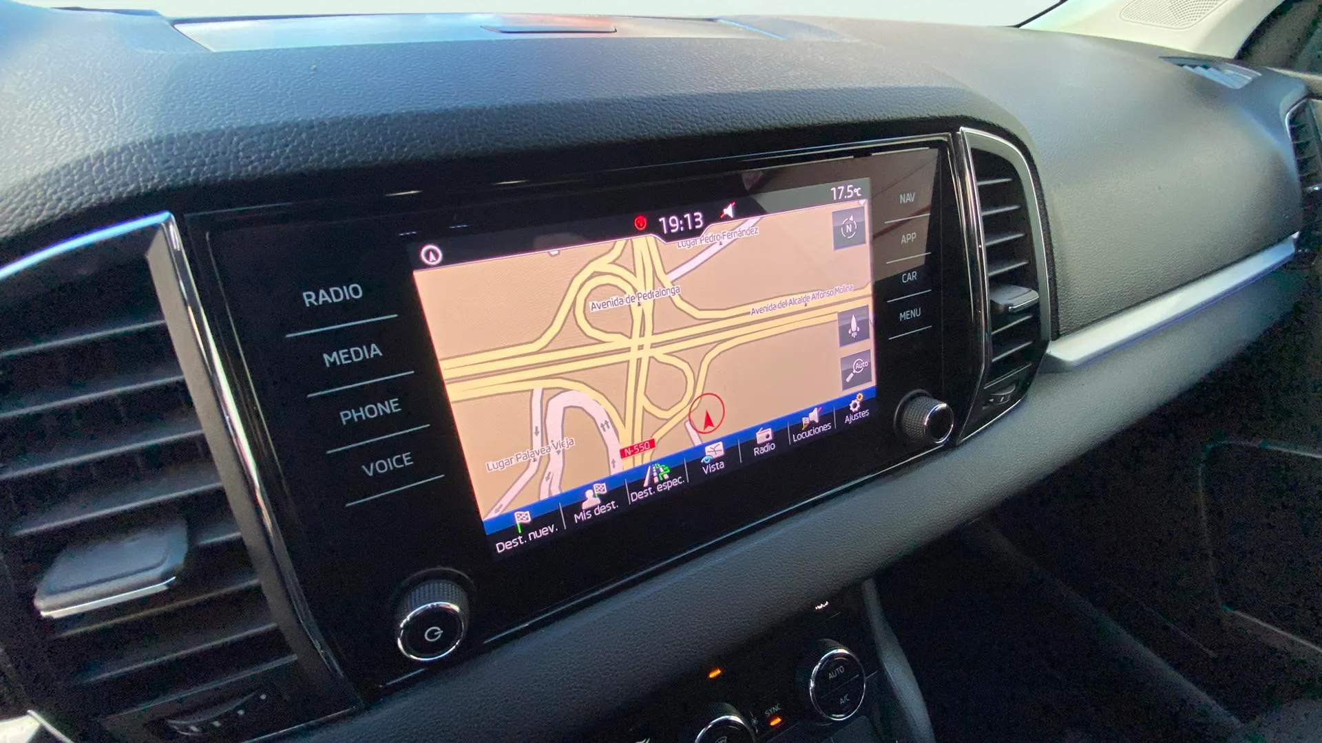 Škoda Karoq 1.6 TDI DSG Ambition - foto 14