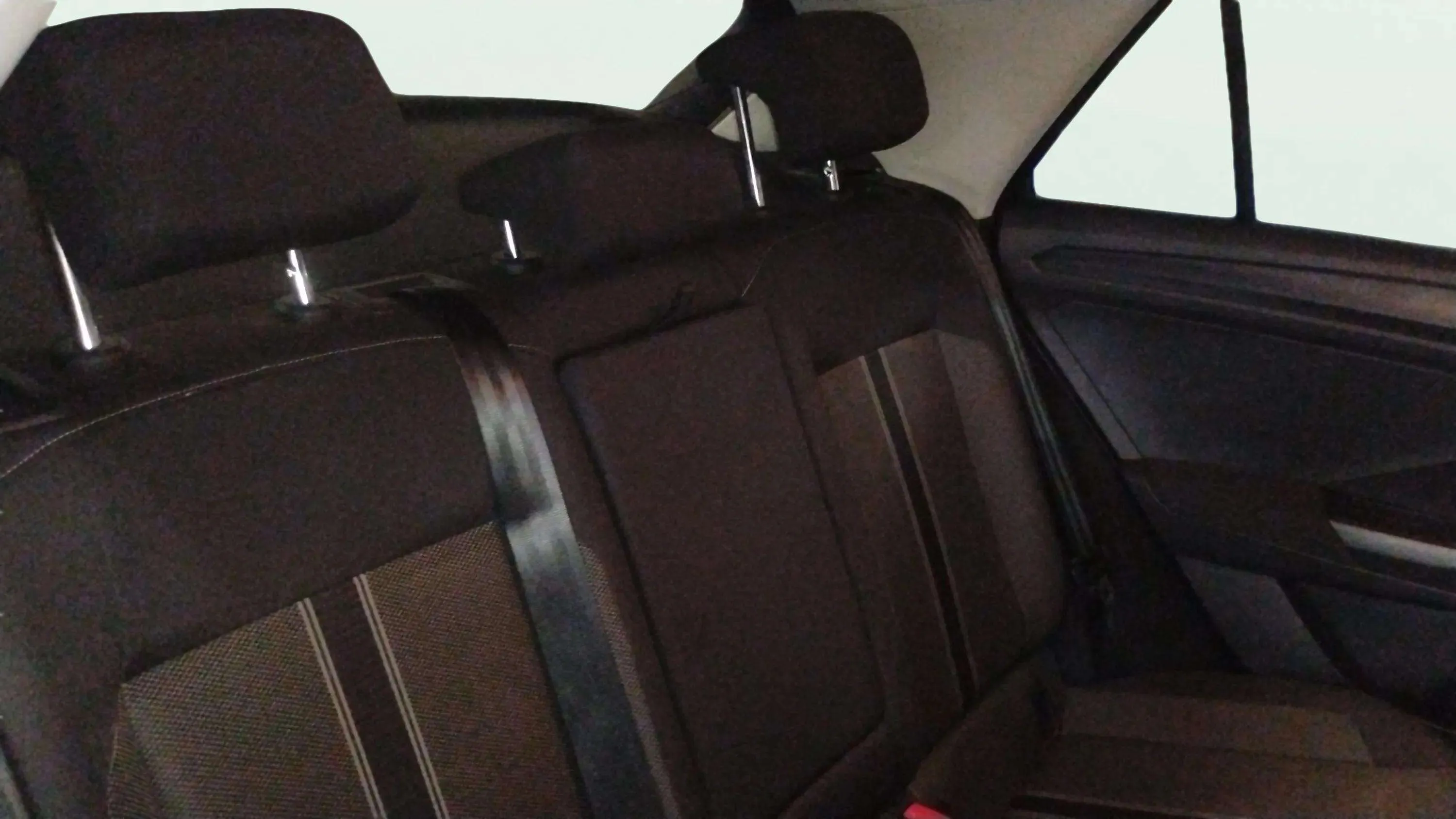 Volkswagen T-Roc Advance R-Line 1.0 TSI - foto 17