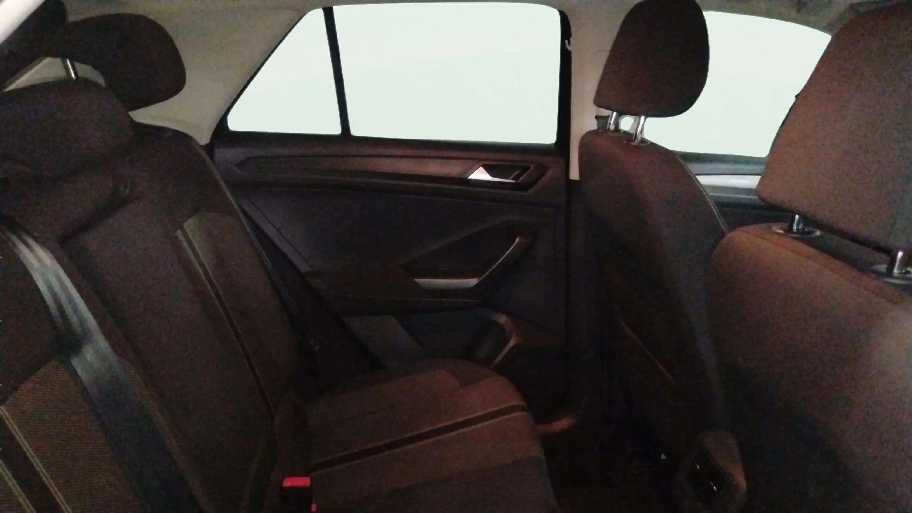Volkswagen T-Roc Advance R-Line 1.0 TSI - foto 16