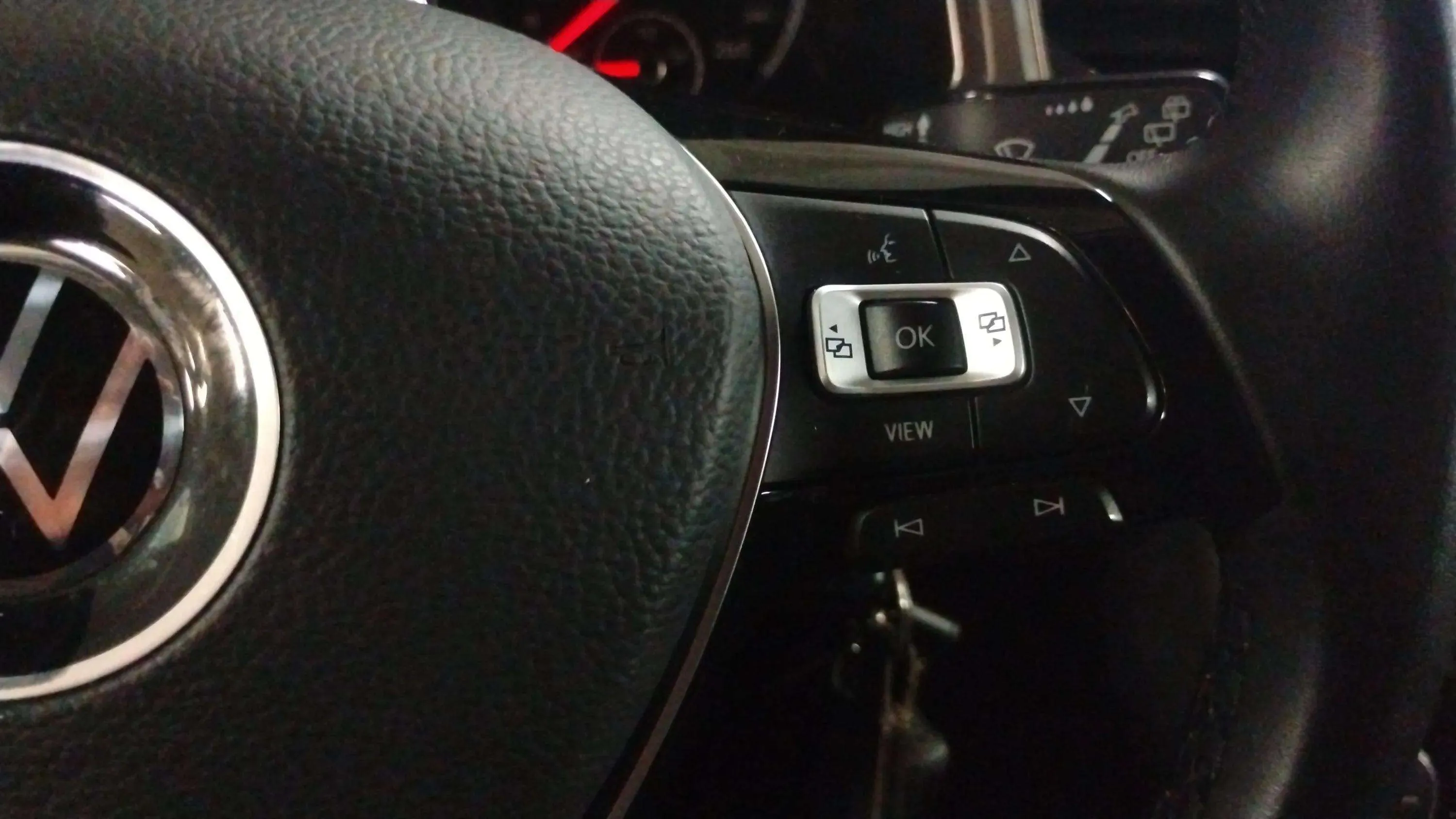 Volkswagen T-Roc Advance R-Line 1.0 TSI - foto 23