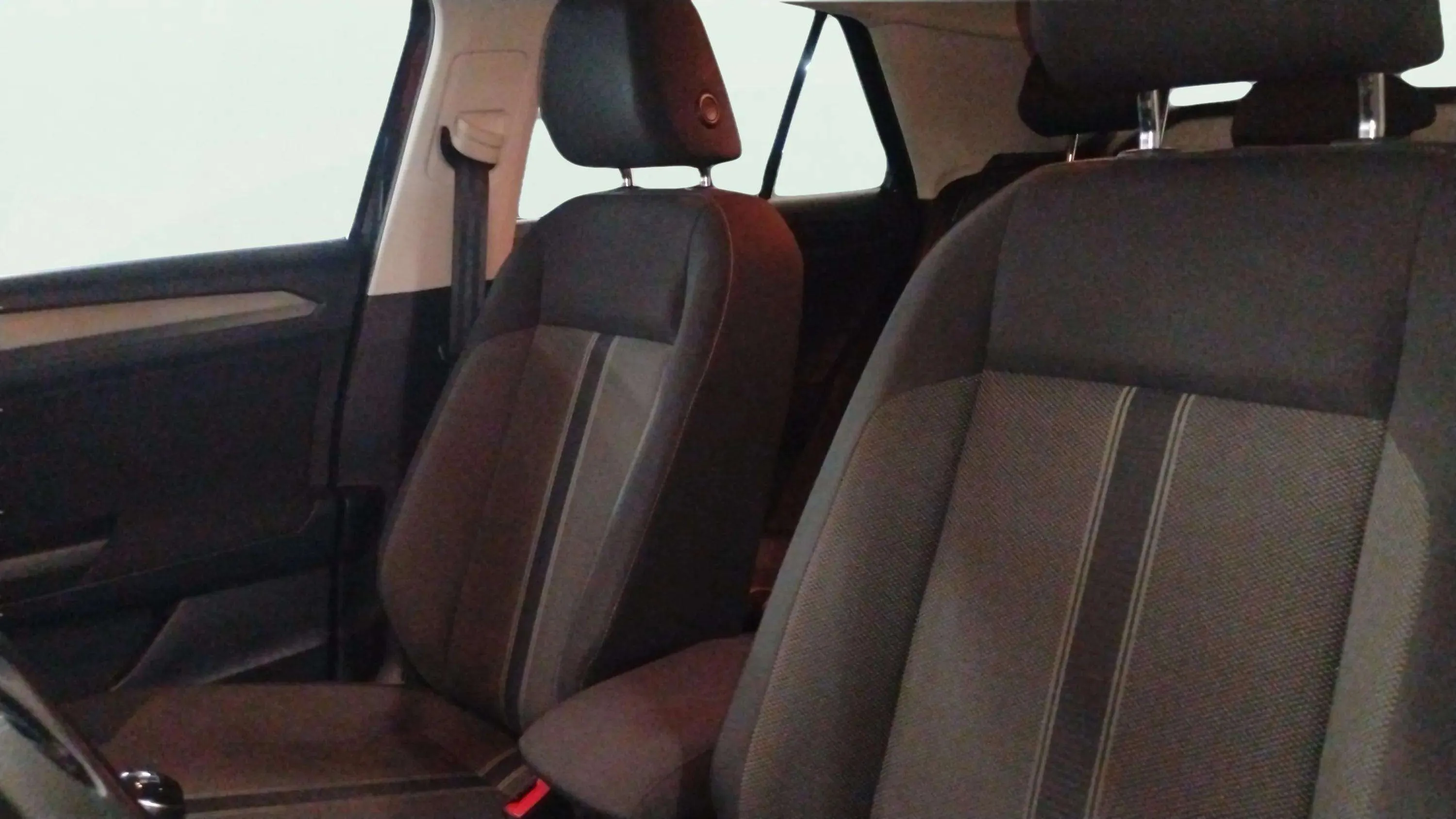 Volkswagen T-Roc Advance R-Line 1.0 TSI - foto 8