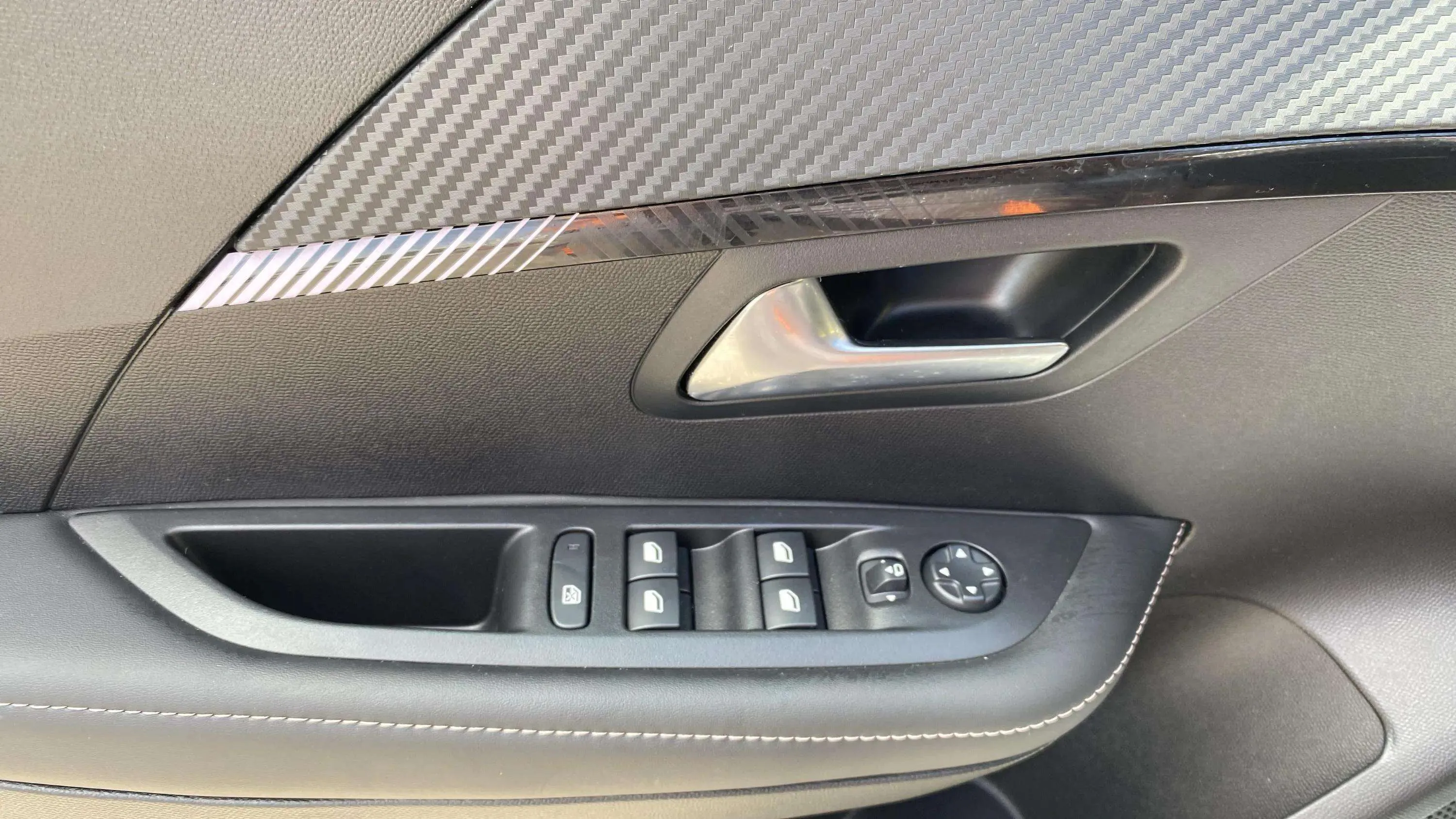 Peugeot 208 Allure Gasolina 100 - foto 18
