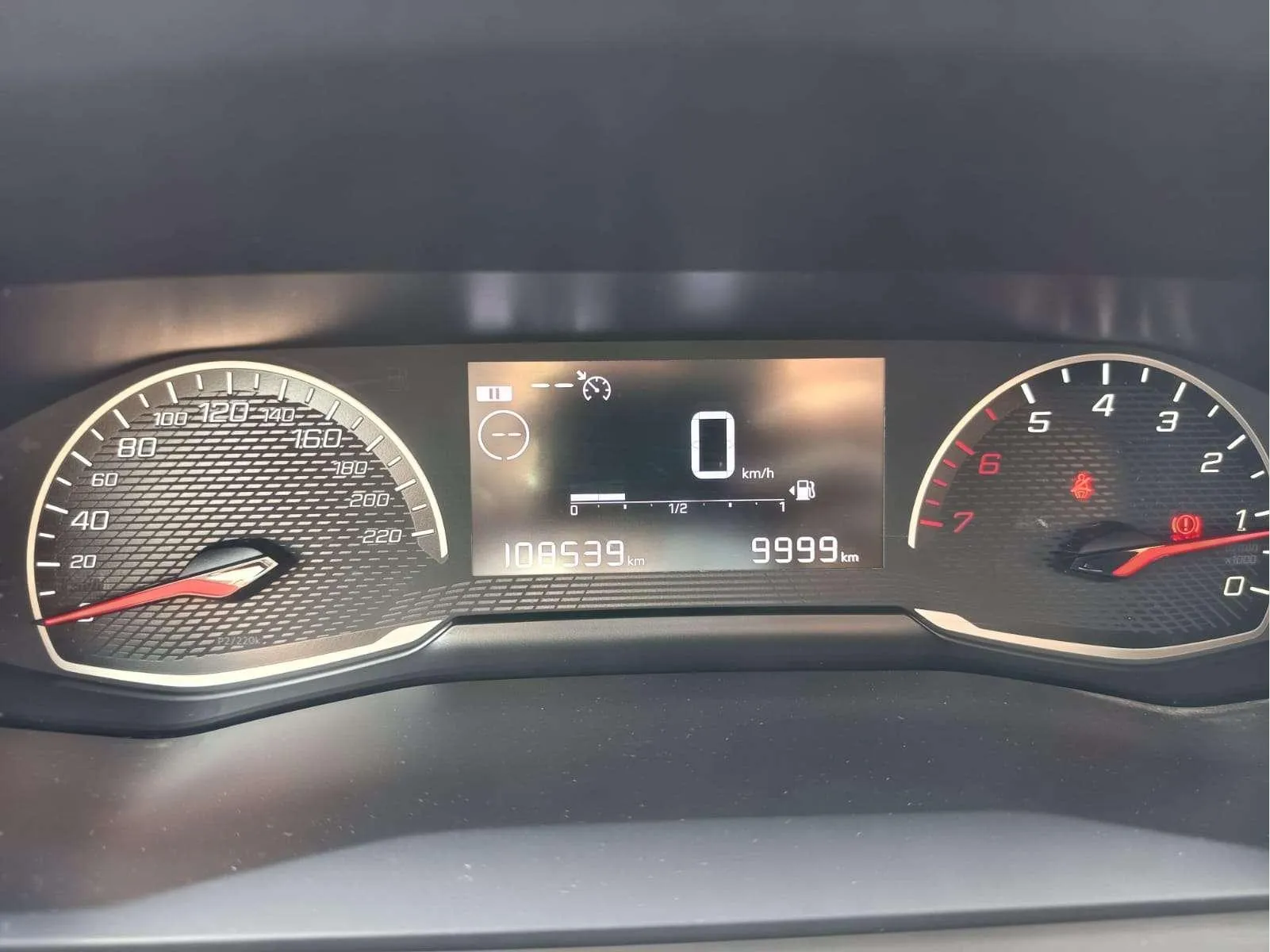 Peugeot 2008 Active BlueHDi - foto 11