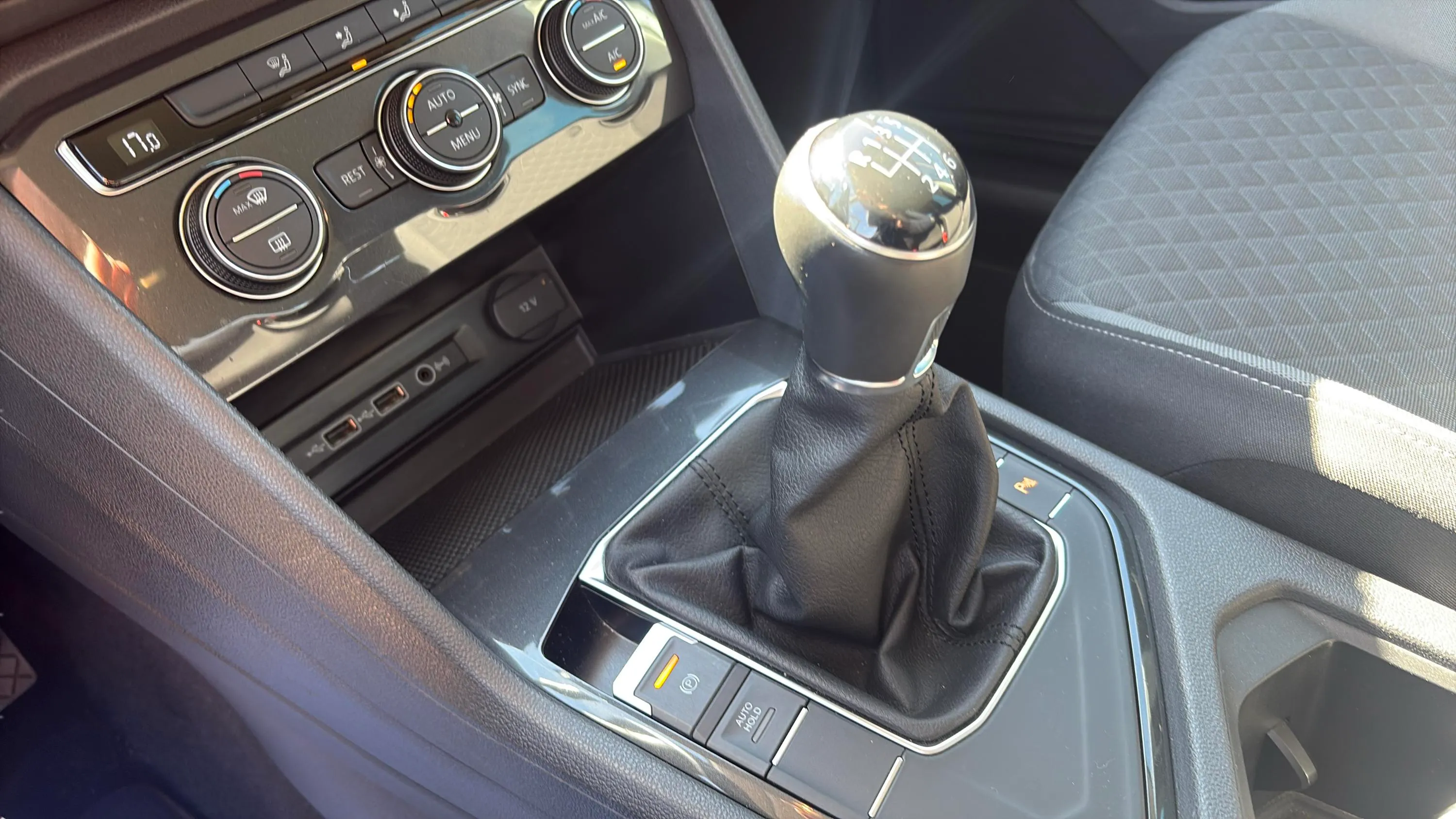 Volkswagen Tiguan Advance 1.5 TSI - foto 17