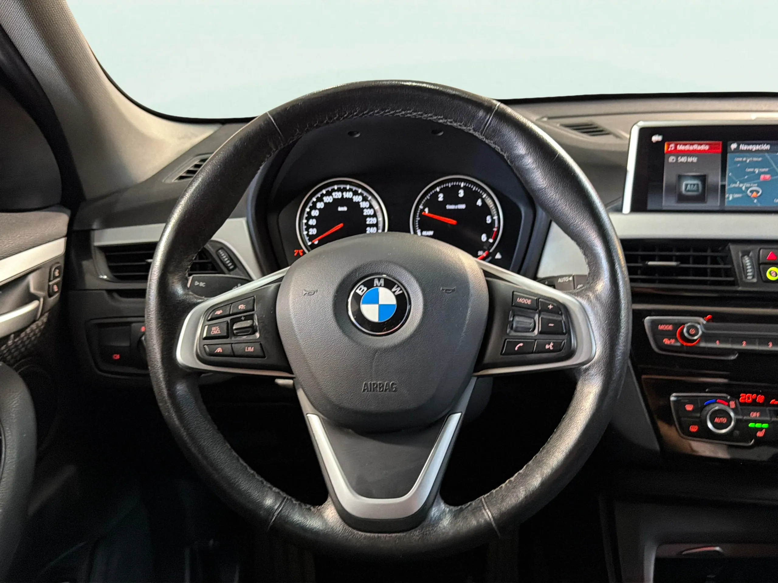 BMW X1 xDrive20dA - foto 7