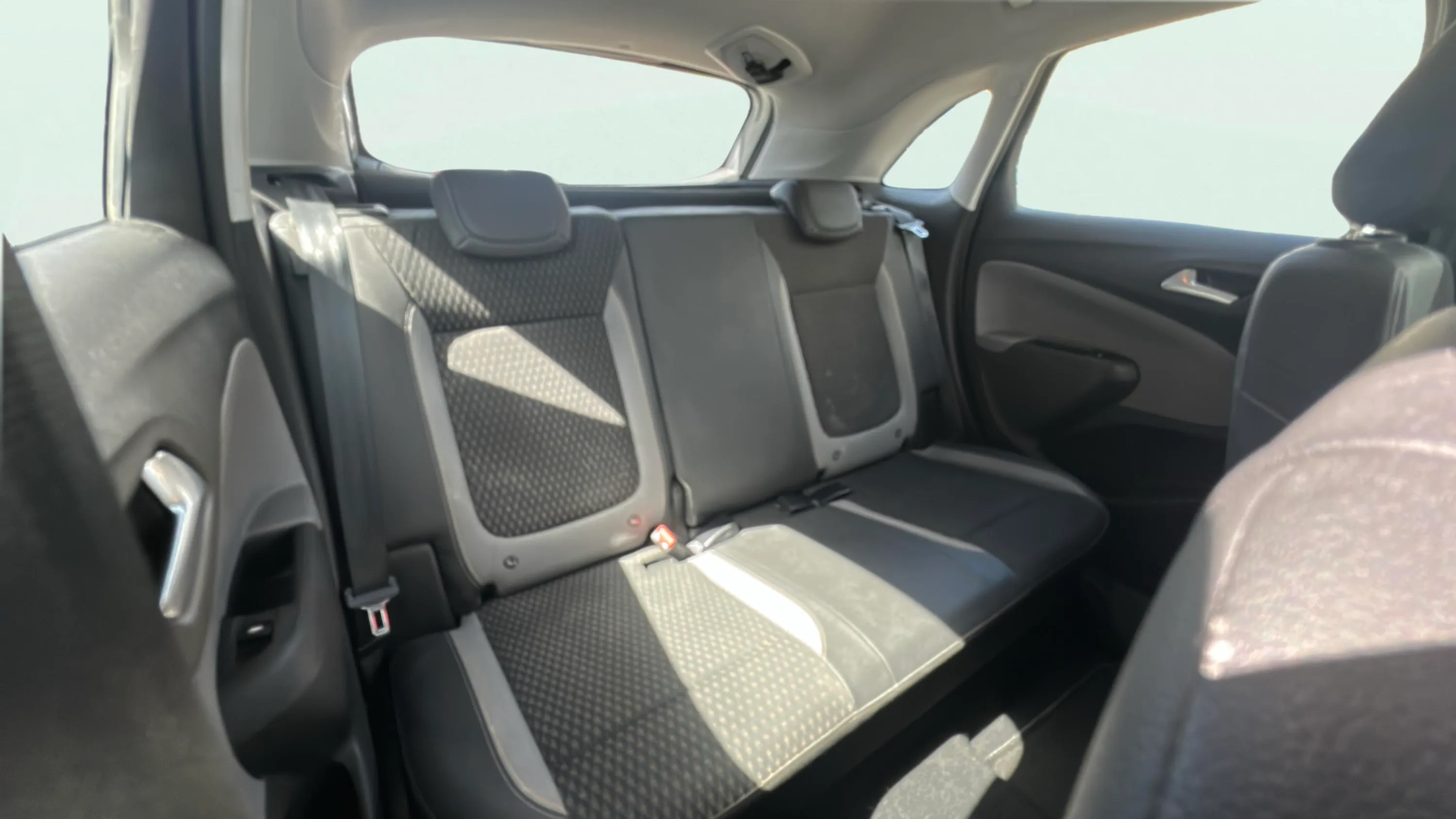Opel Crossland 1.2 Design Line - foto 22