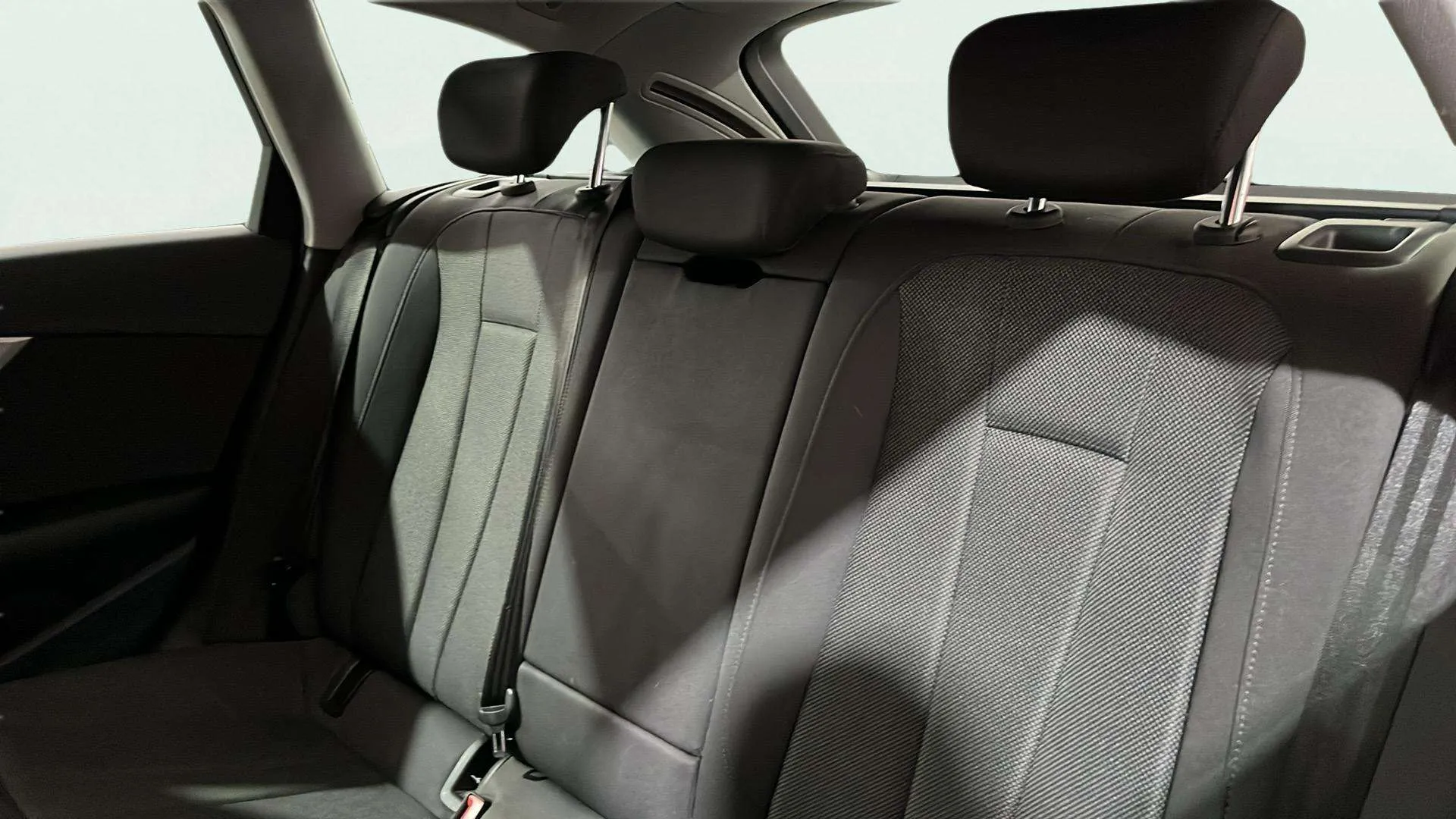 Audi A4 Avant Advanced 35 TFSI S tronic - foto 26