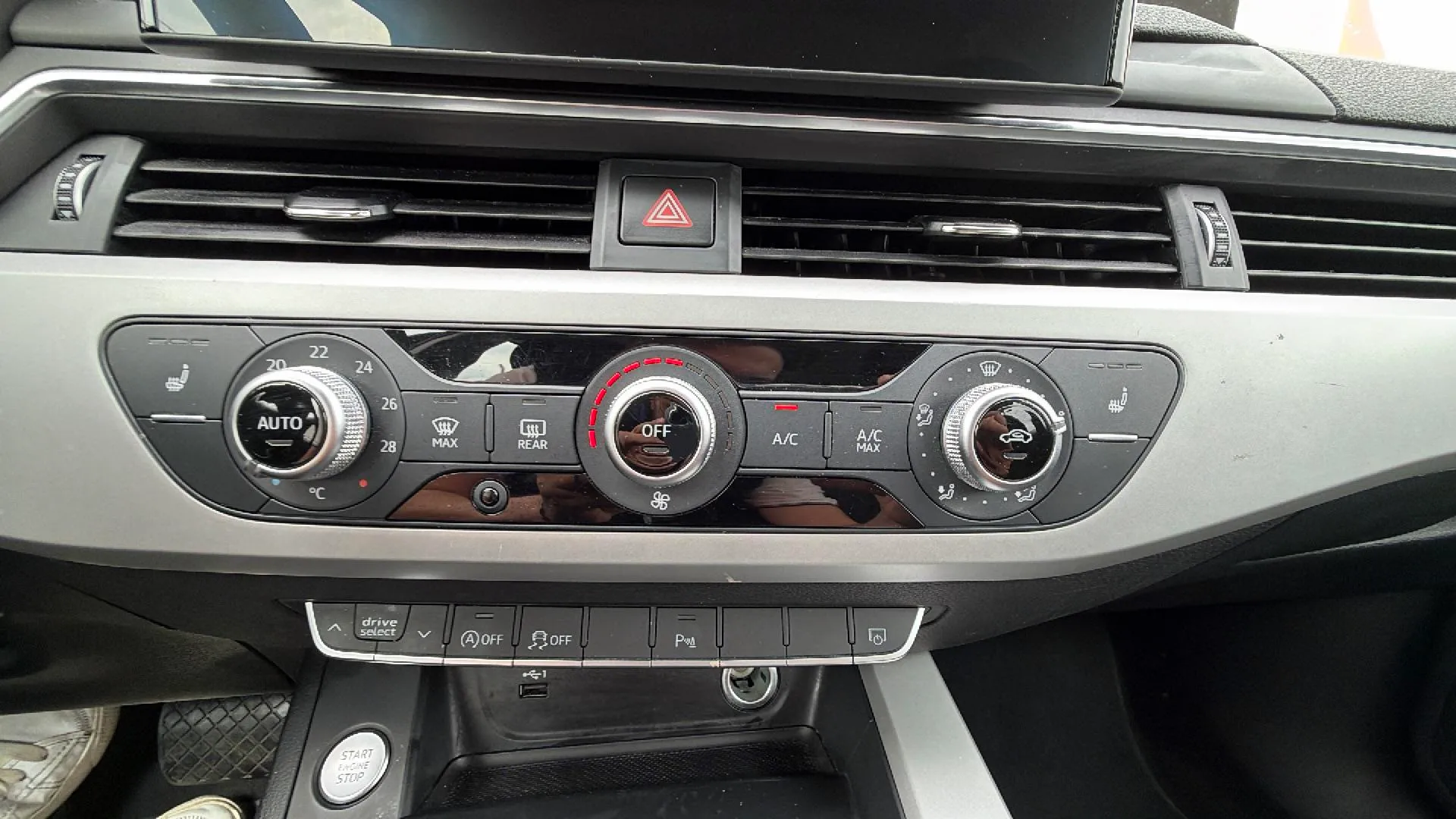Audi A4 Avant Advanced 30 TDI S tronic - foto 12