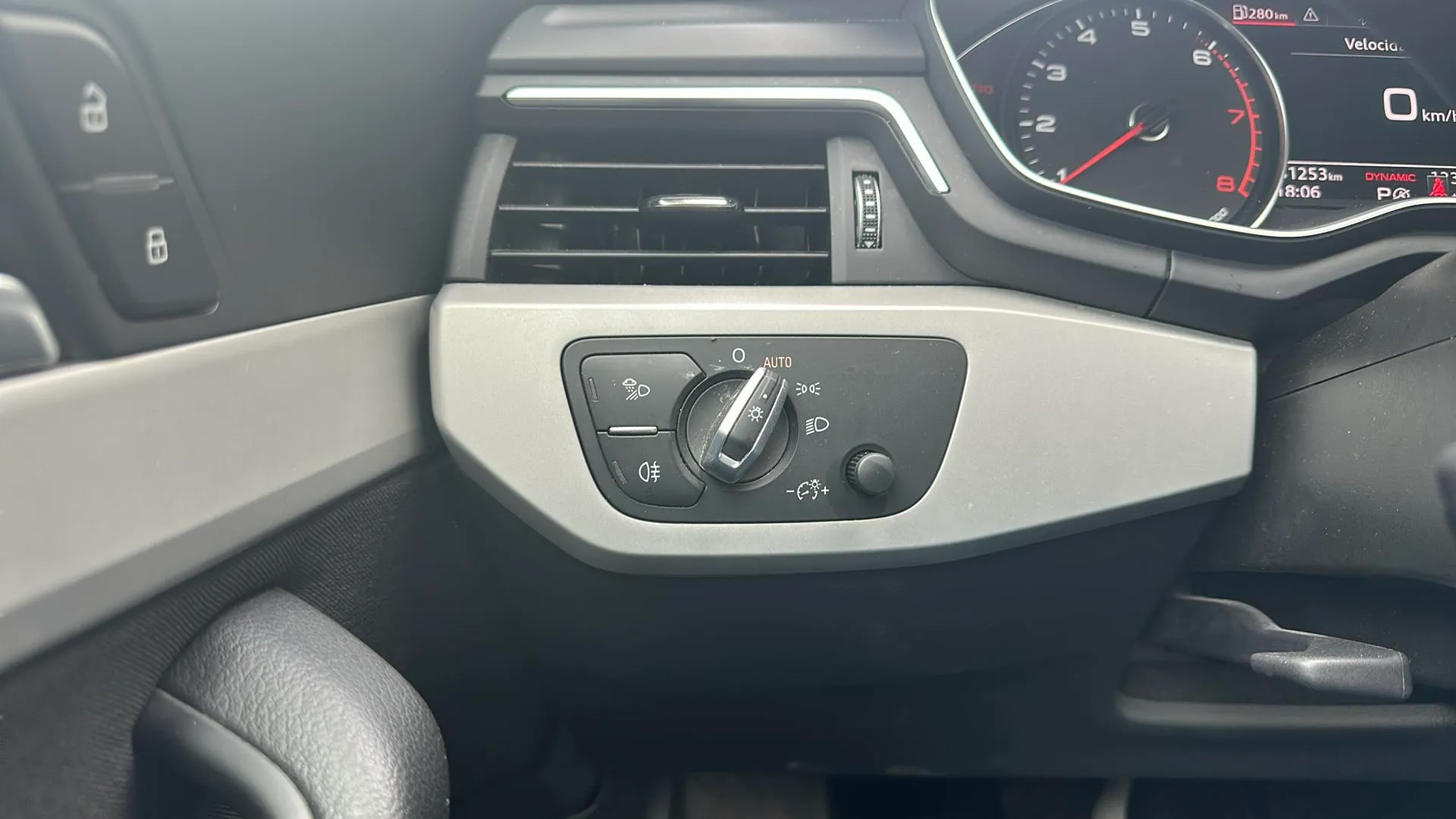 Audi A4 Avant Advanced 35 TFSI S tronic - foto 17
