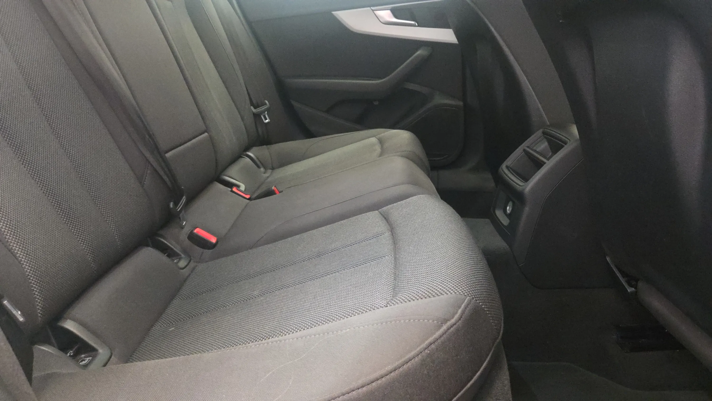 Audi A4 Avant Advanced 35 TDI S tronic - foto 26