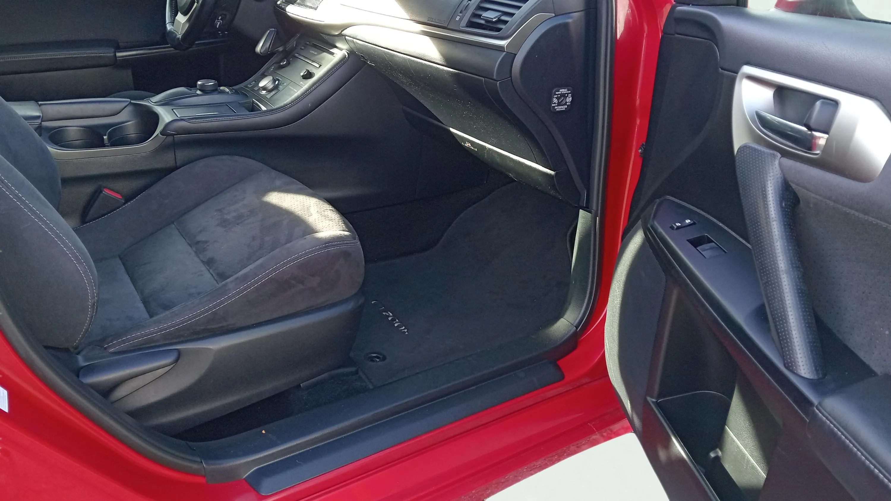 Lexus CT CT200H - foto 29