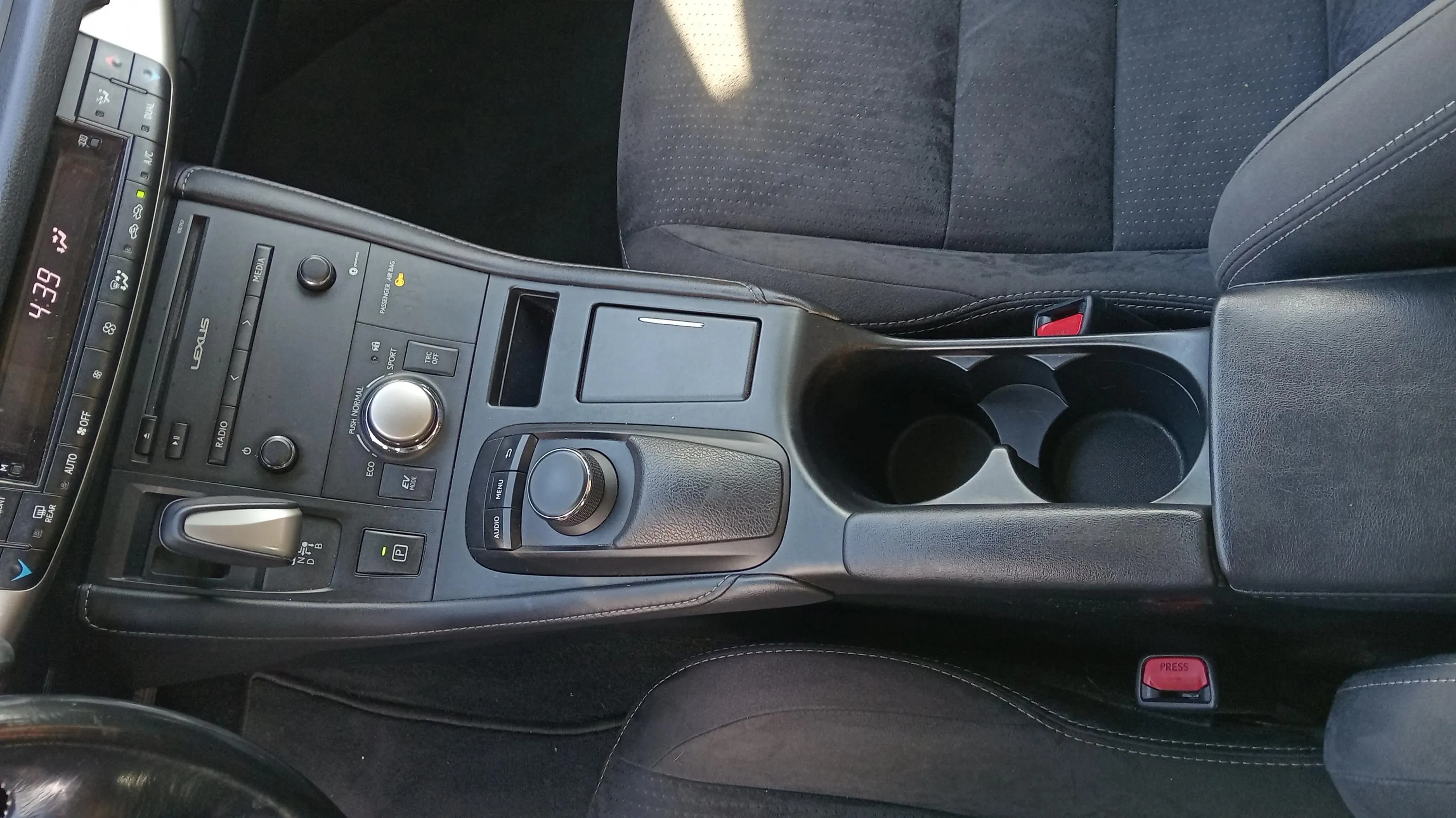 Lexus CT CT200H - foto 26