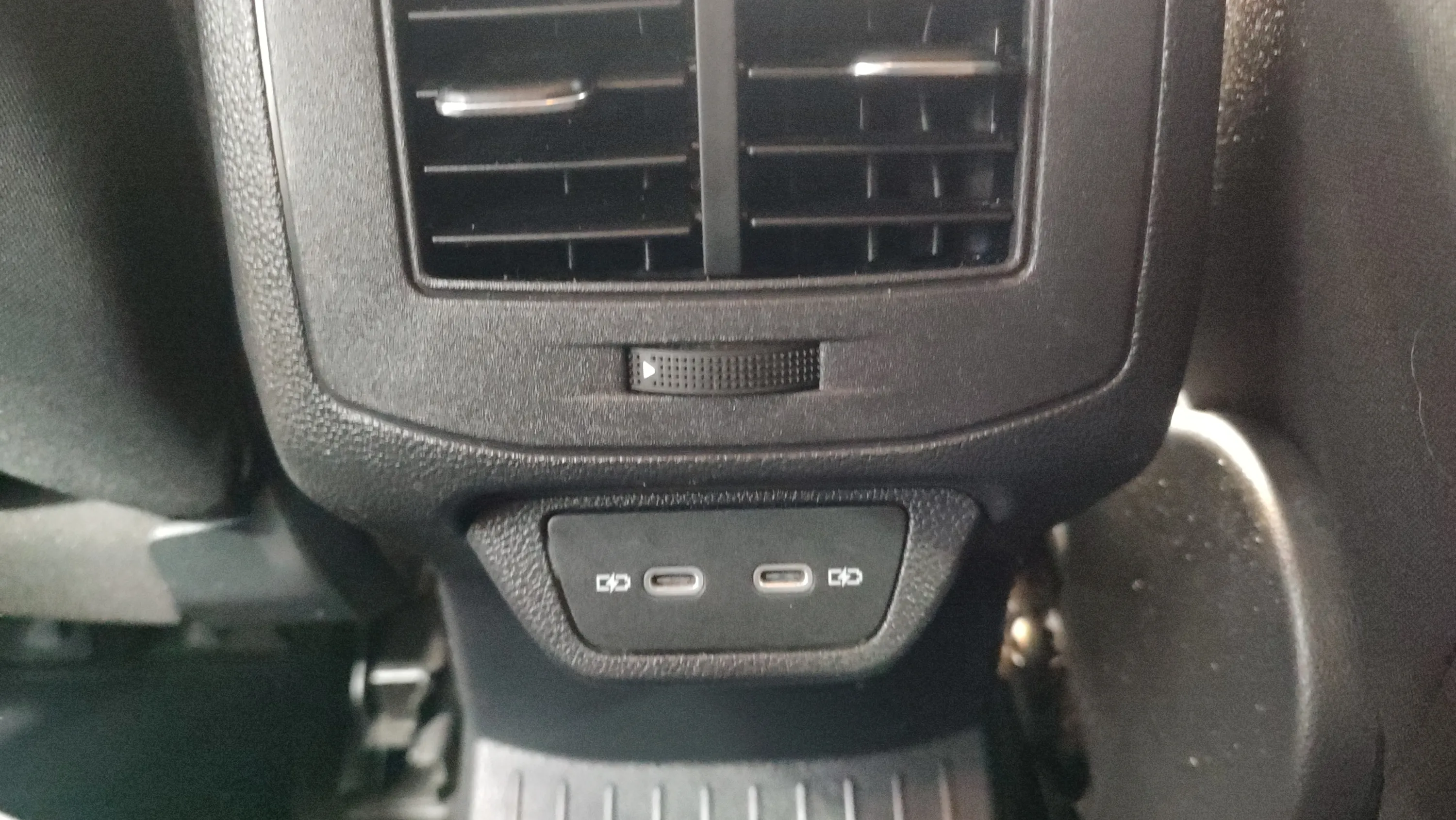 Volkswagen T-Roc Advance 2.0 TDI - foto 18