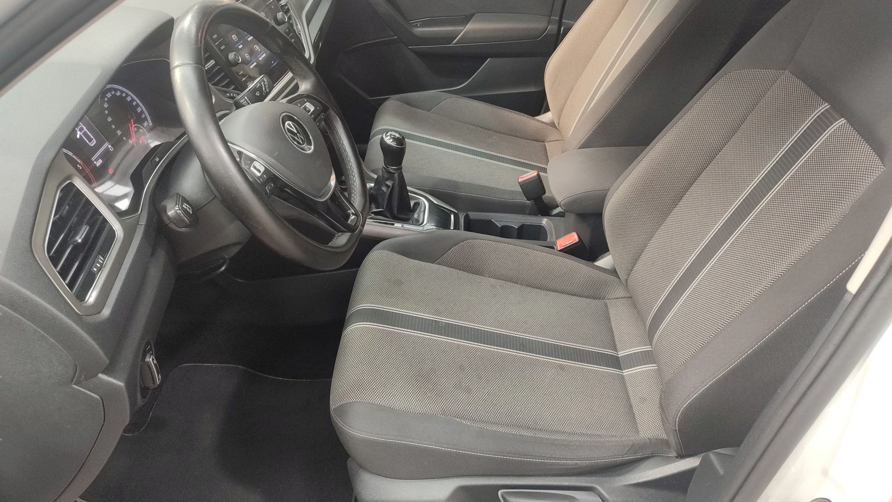 Volkswagen T-Roc Advance 2.0 TDI - foto 23