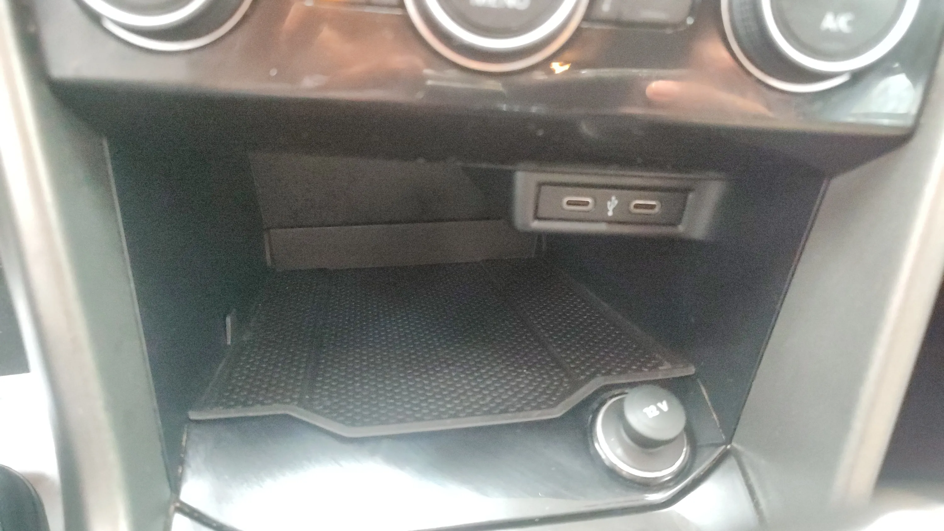 Volkswagen T-Roc Advance 2.0 TDI - foto 19