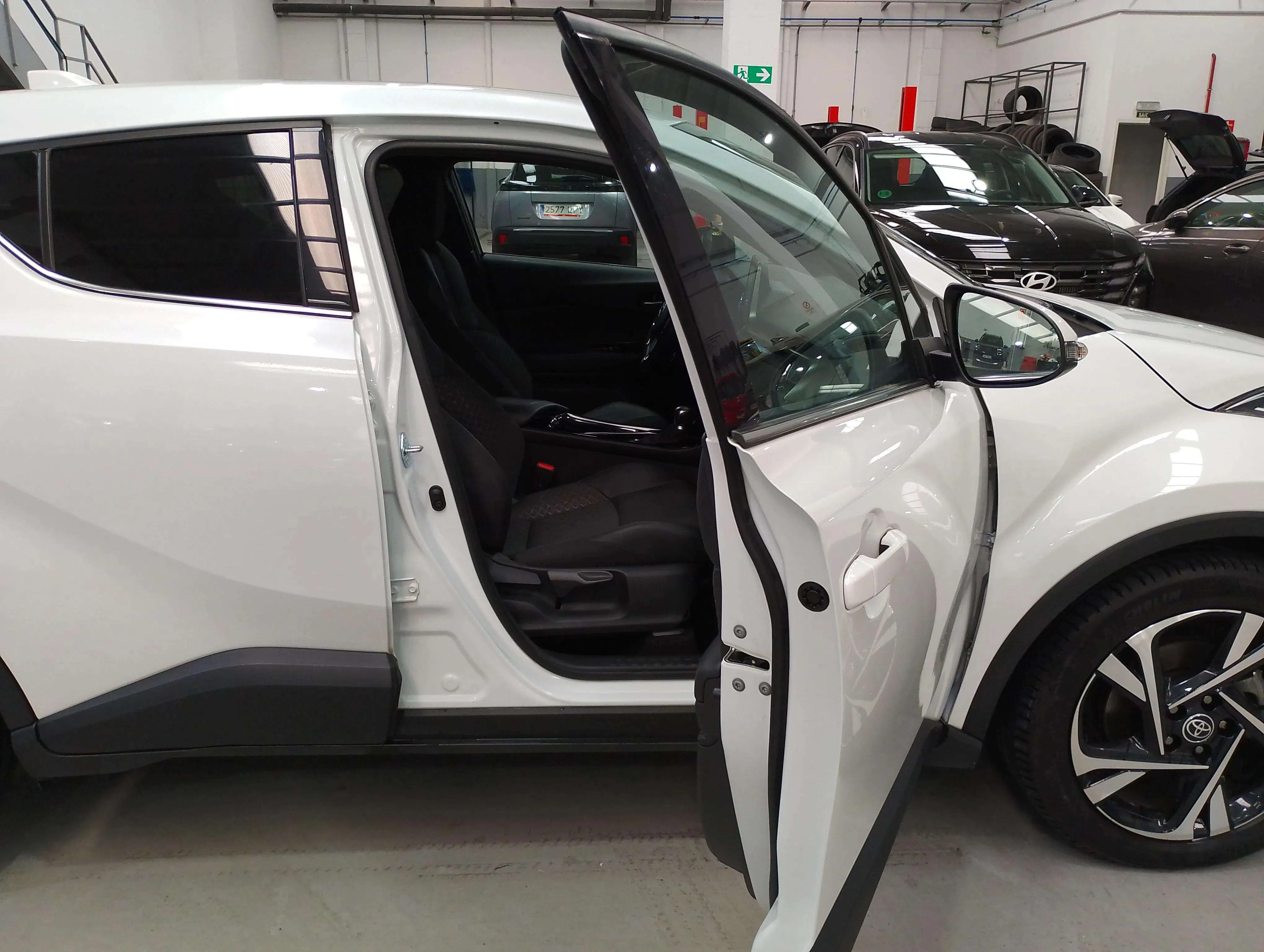 Toyota C-HR 2.0 180H Advance - foto 14
