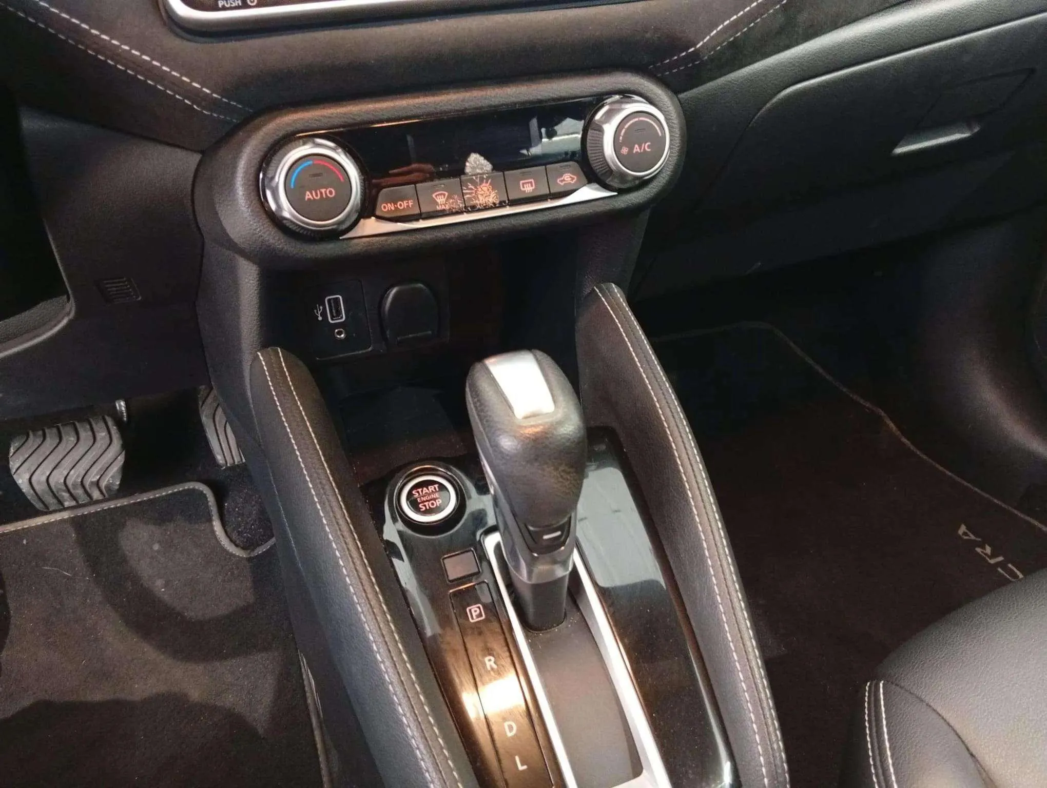 Nissan Micra IG-T E6D-F CVT N-Sport - foto 12