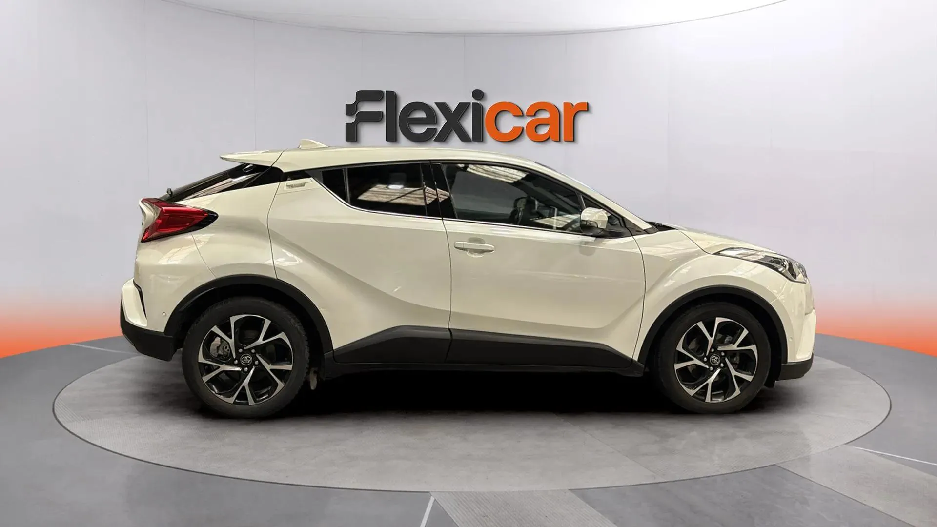 Toyota C-HR 1.8 125H Advance - foto 8