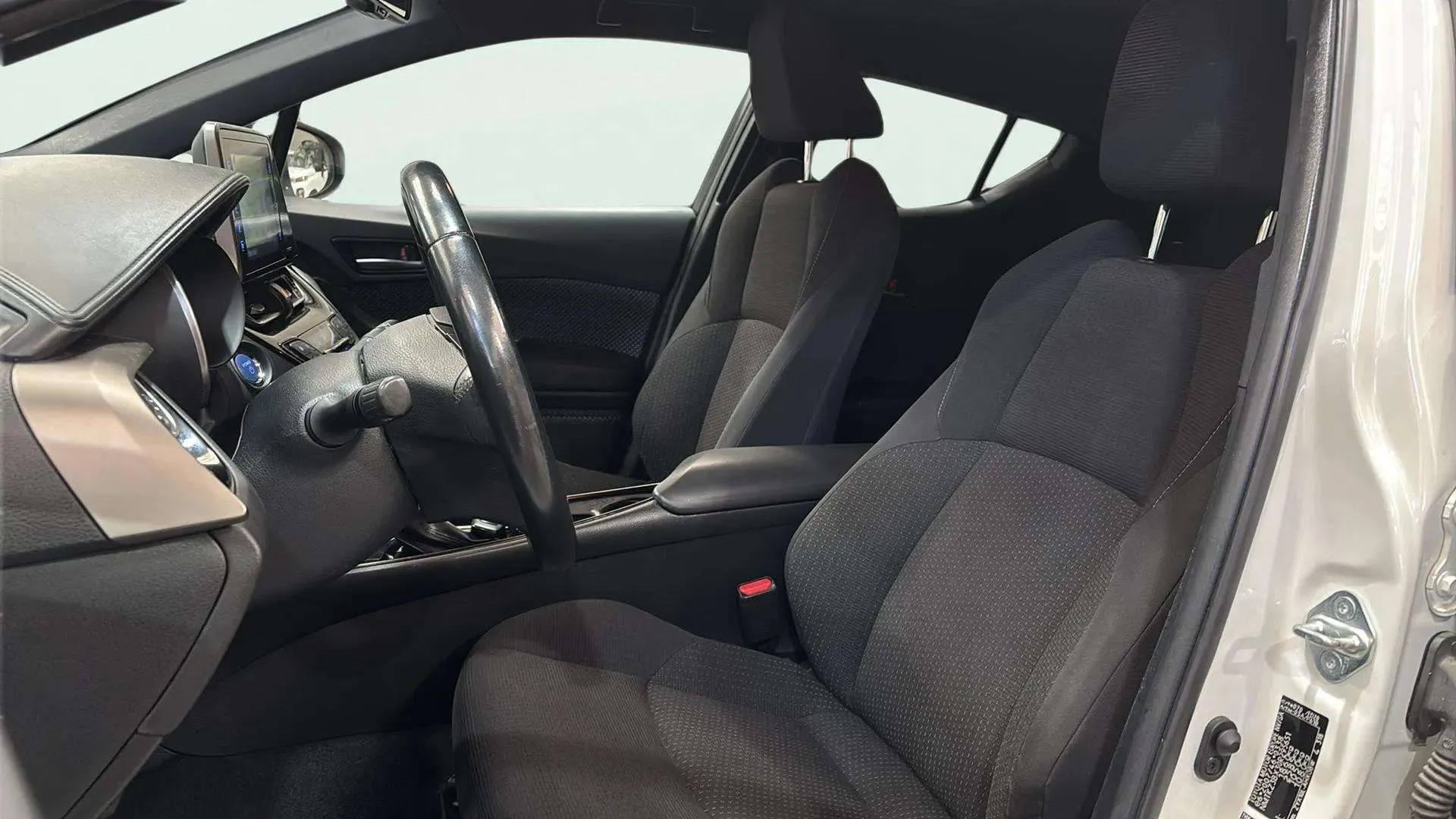 Toyota C-HR 1.8 125H Advance - foto 21
