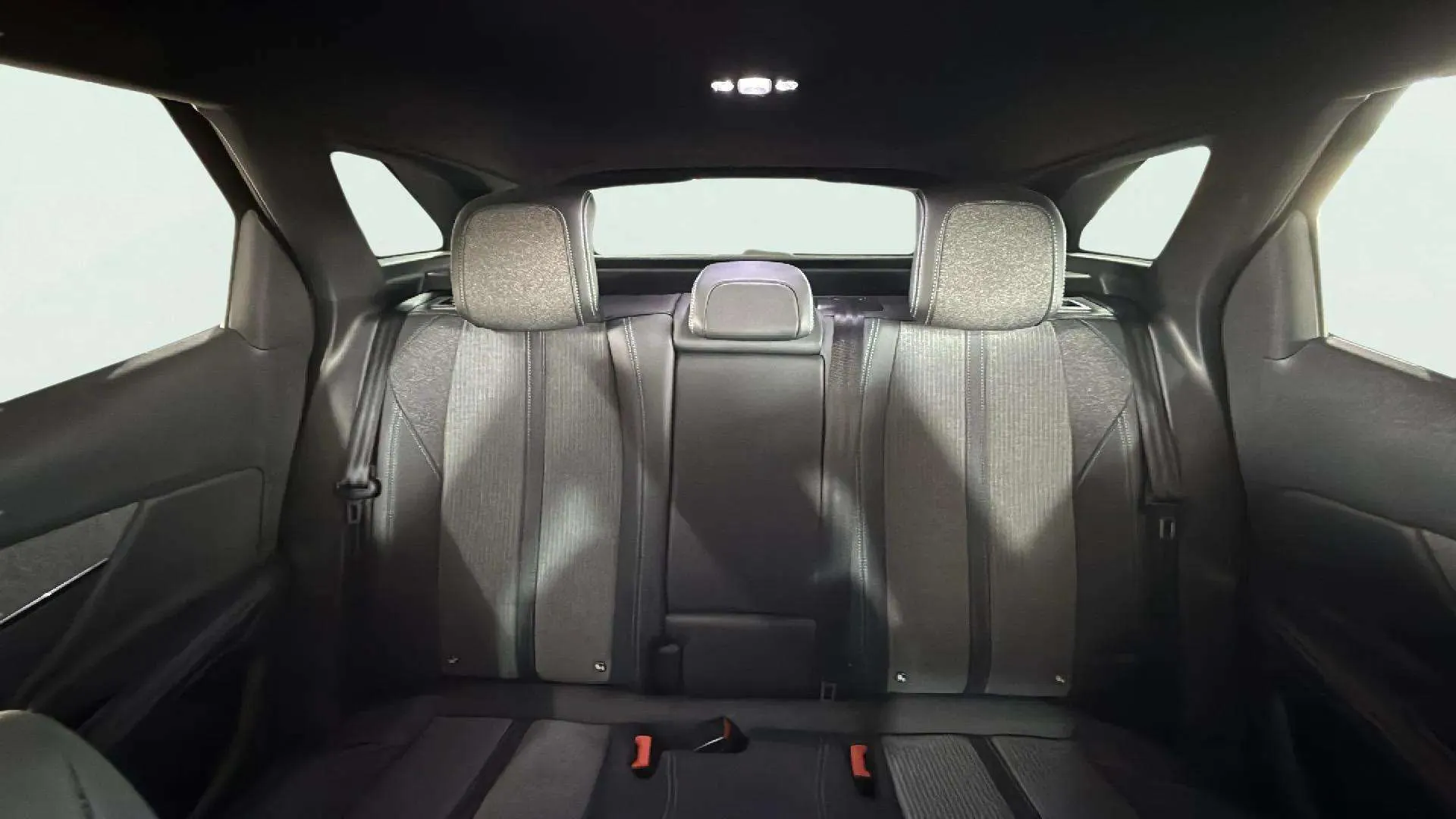 Peugeot 3008 225 e-EAT8 Allure Pack - foto 26