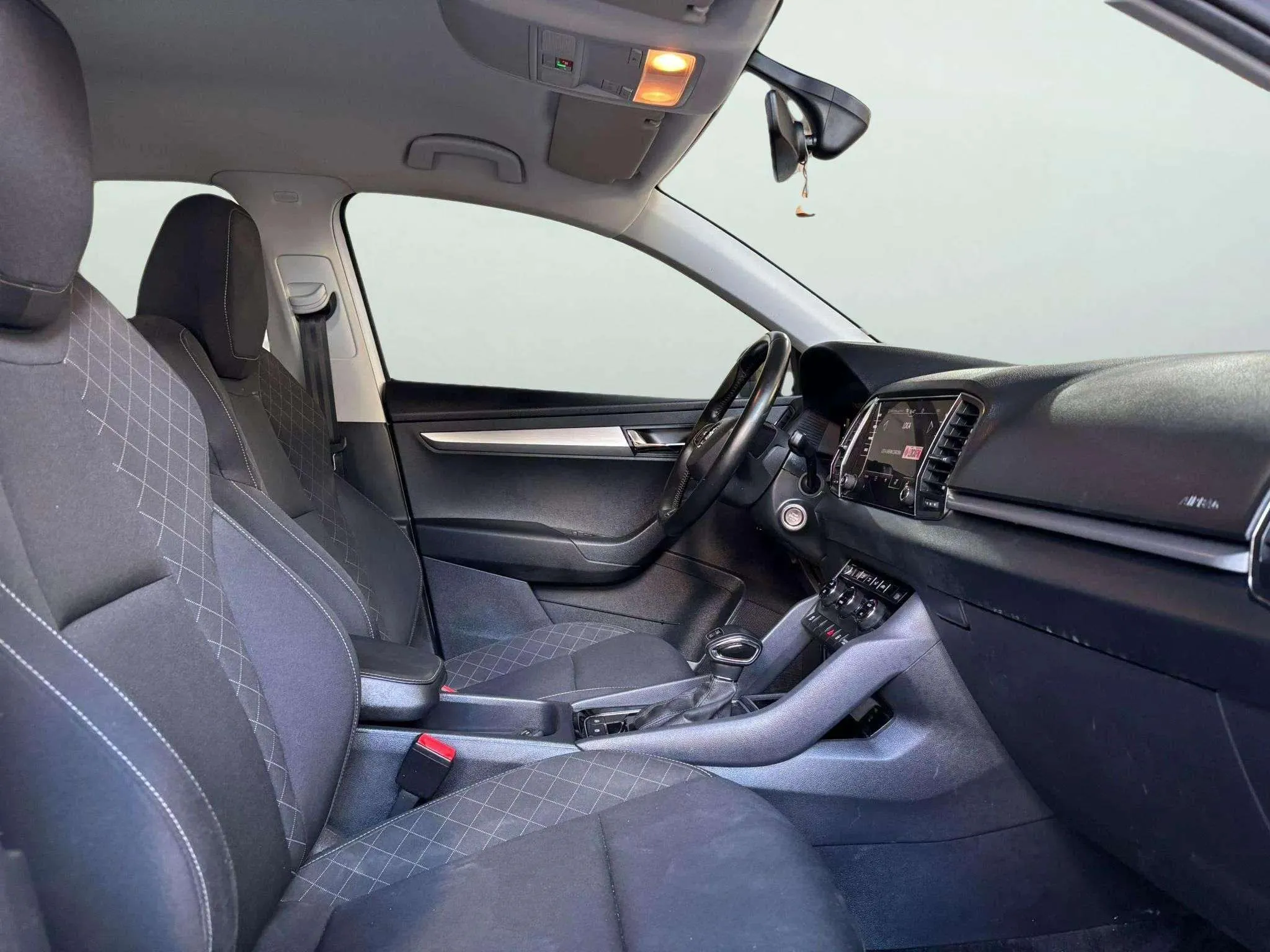 Škoda Karoq 2.0 TDI DSG 4x4 Ambition - foto 12