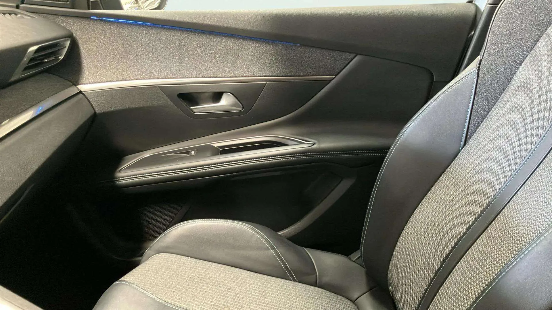 Peugeot 3008 225 e-EAT8 Allure Pack - foto 17