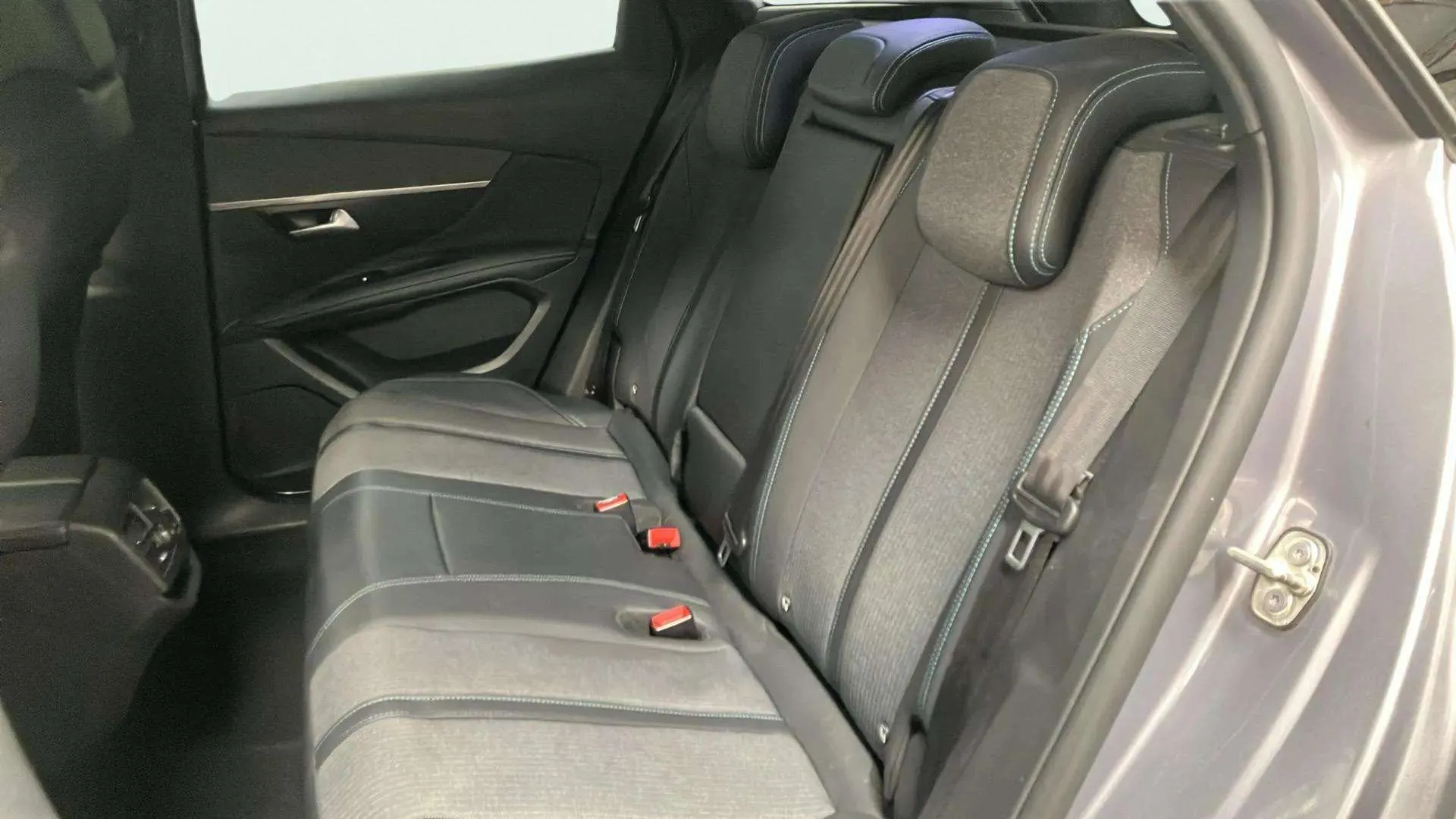 Peugeot 3008 225 e-EAT8 Allure Pack - foto 12