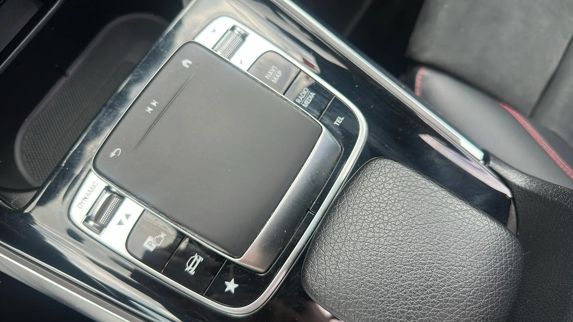 Mercedes-Benz GLB 2.0 GLB 250 4MATIC DCT - foto 24