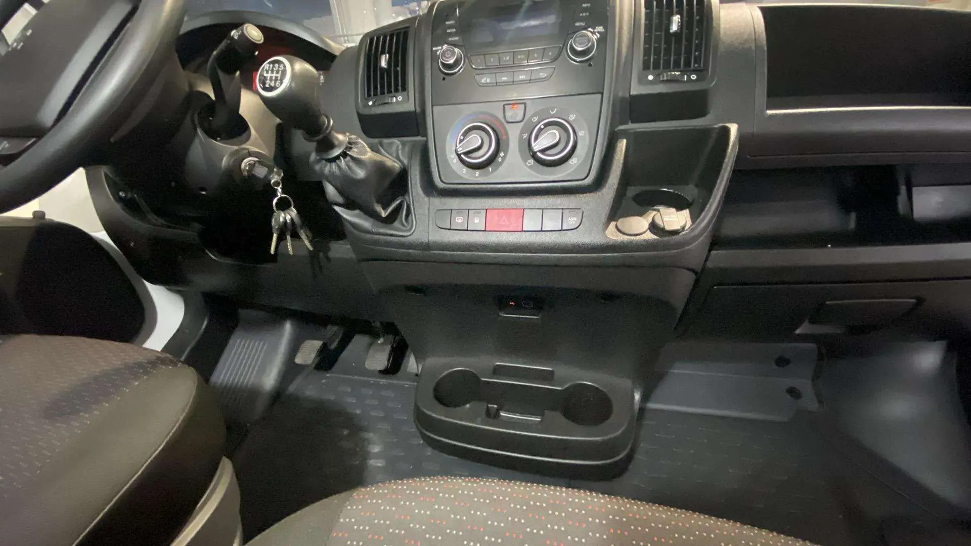 Peugeot Boxer 335 L2 H2 Bhdi M - foto 12