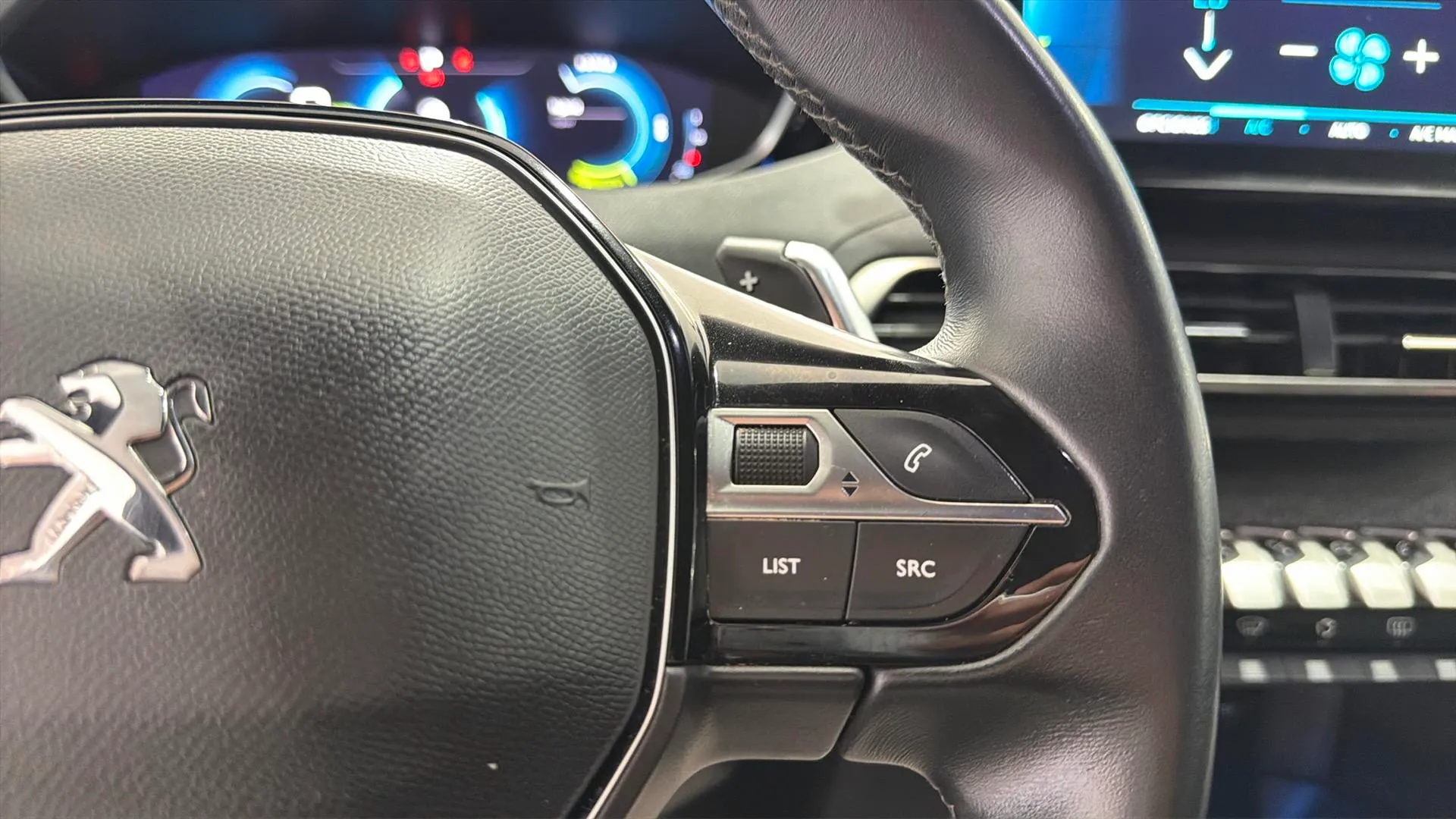 Peugeot 3008 1.2 Allure Pack eDCS6 - foto 11