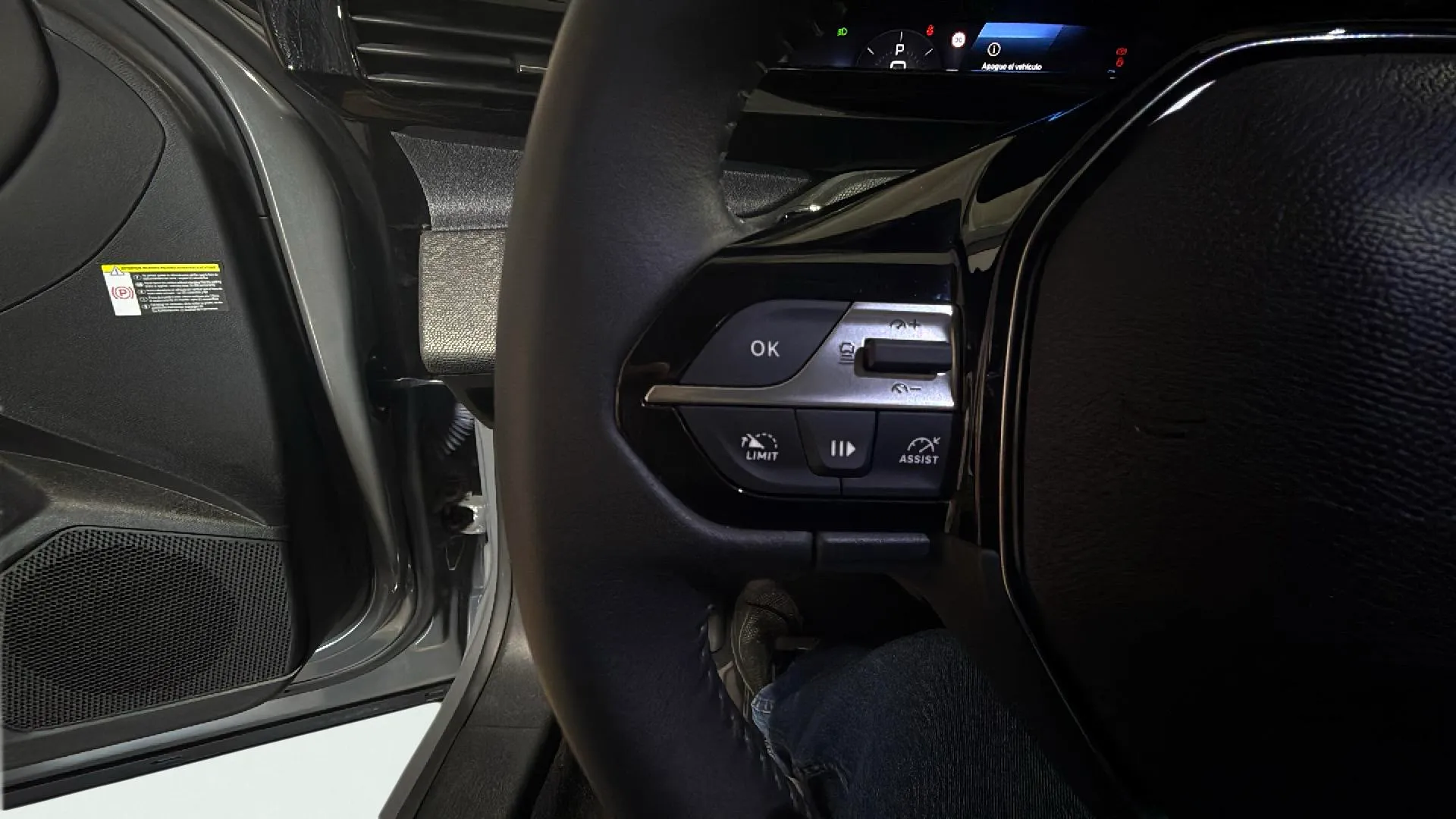 Peugeot 408 Allure Hybrid 145 eDCS6 - foto 13