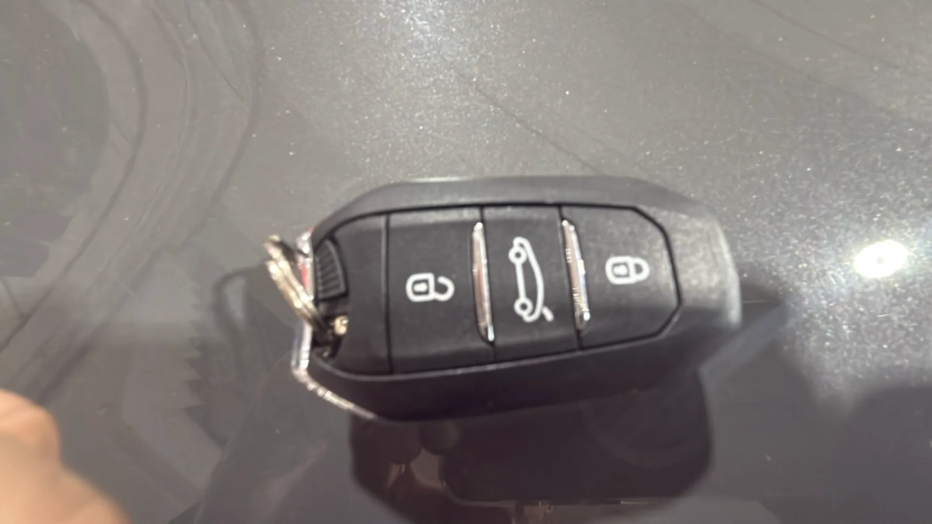 Peugeot 408 Allure Hybrid 145 eDCS6 - foto 16
