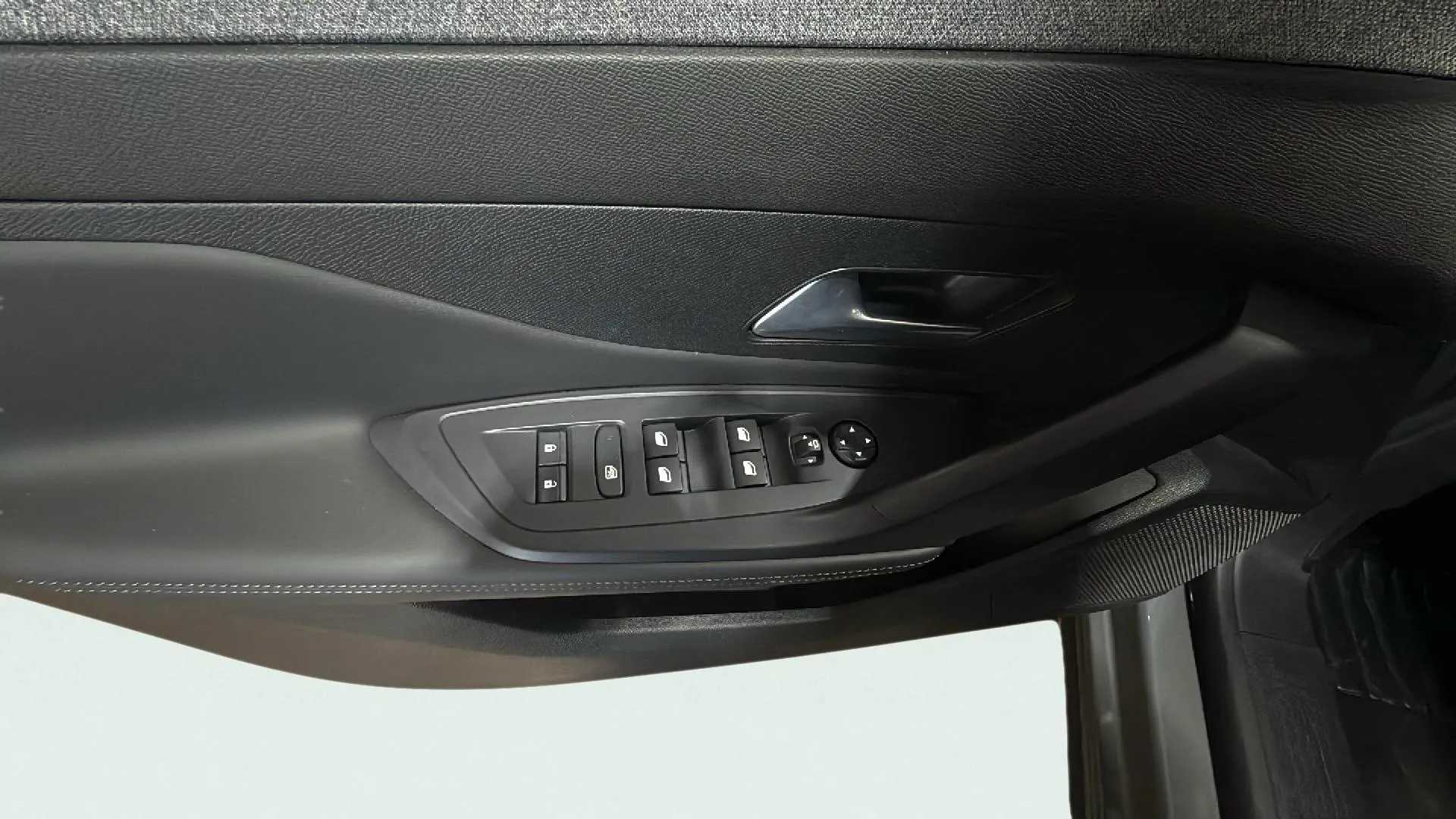 Peugeot 408 Allure Hybrid 145 eDCS6 - foto 17