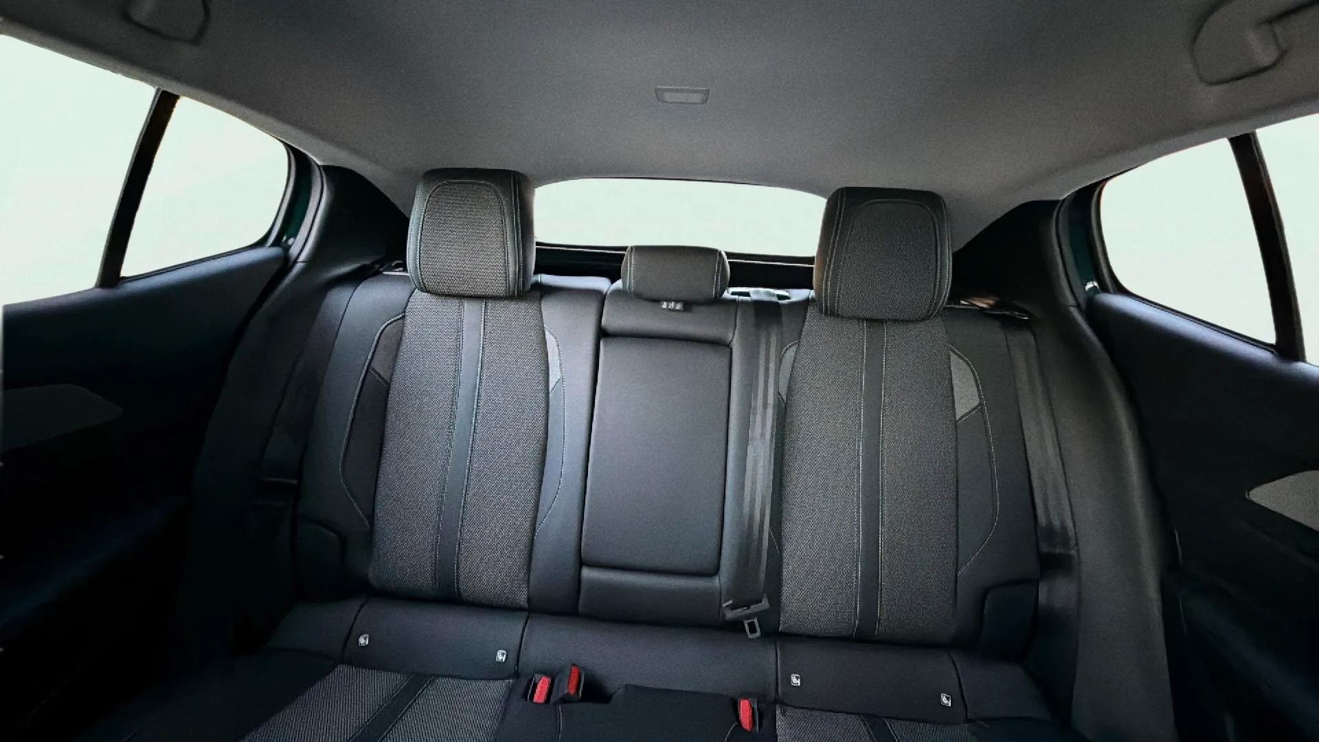 Peugeot 408 Allure Hybrid 145 eDCS6 - foto 12