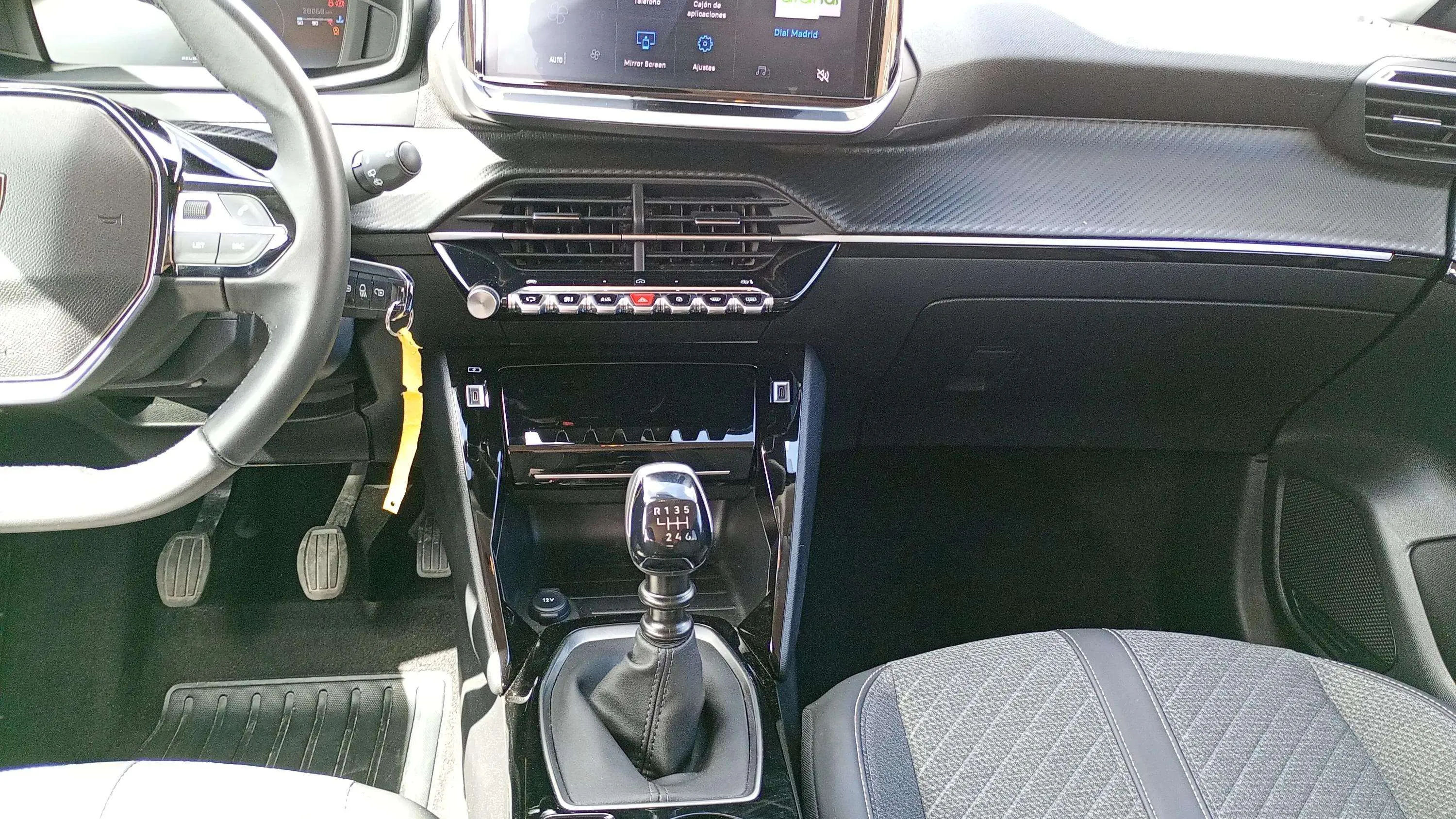 Peugeot 208 Allure Gasolina 100 - foto 17