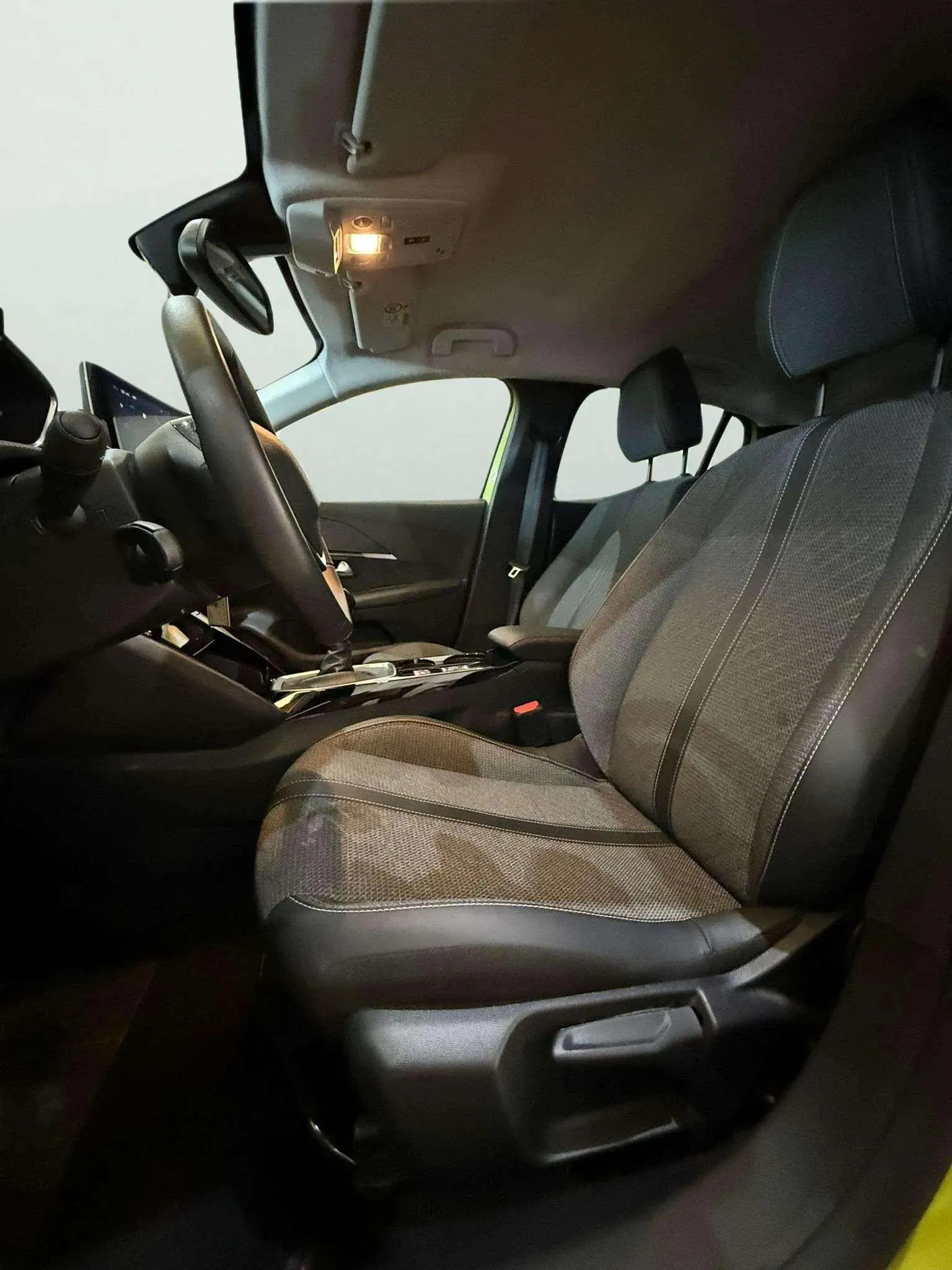 Peugeot 208 Allure Gasolina 100 - foto 11