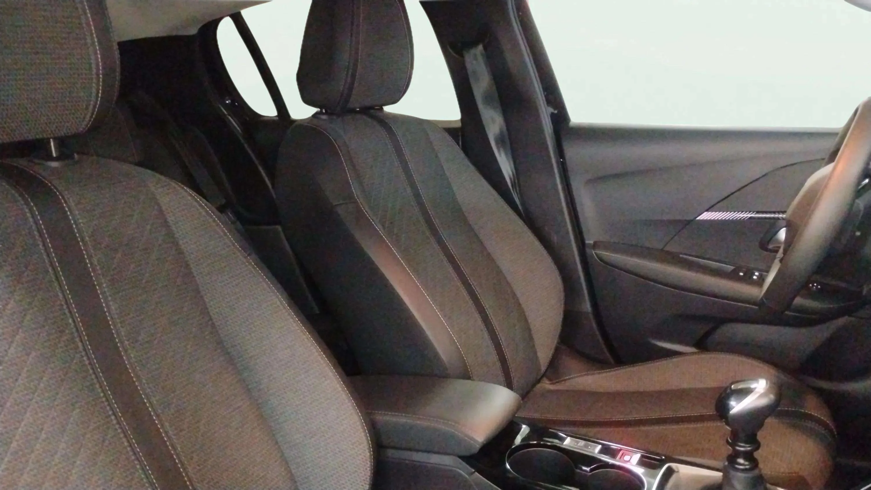 Peugeot 208 Allure Gasolina 100 - foto 11