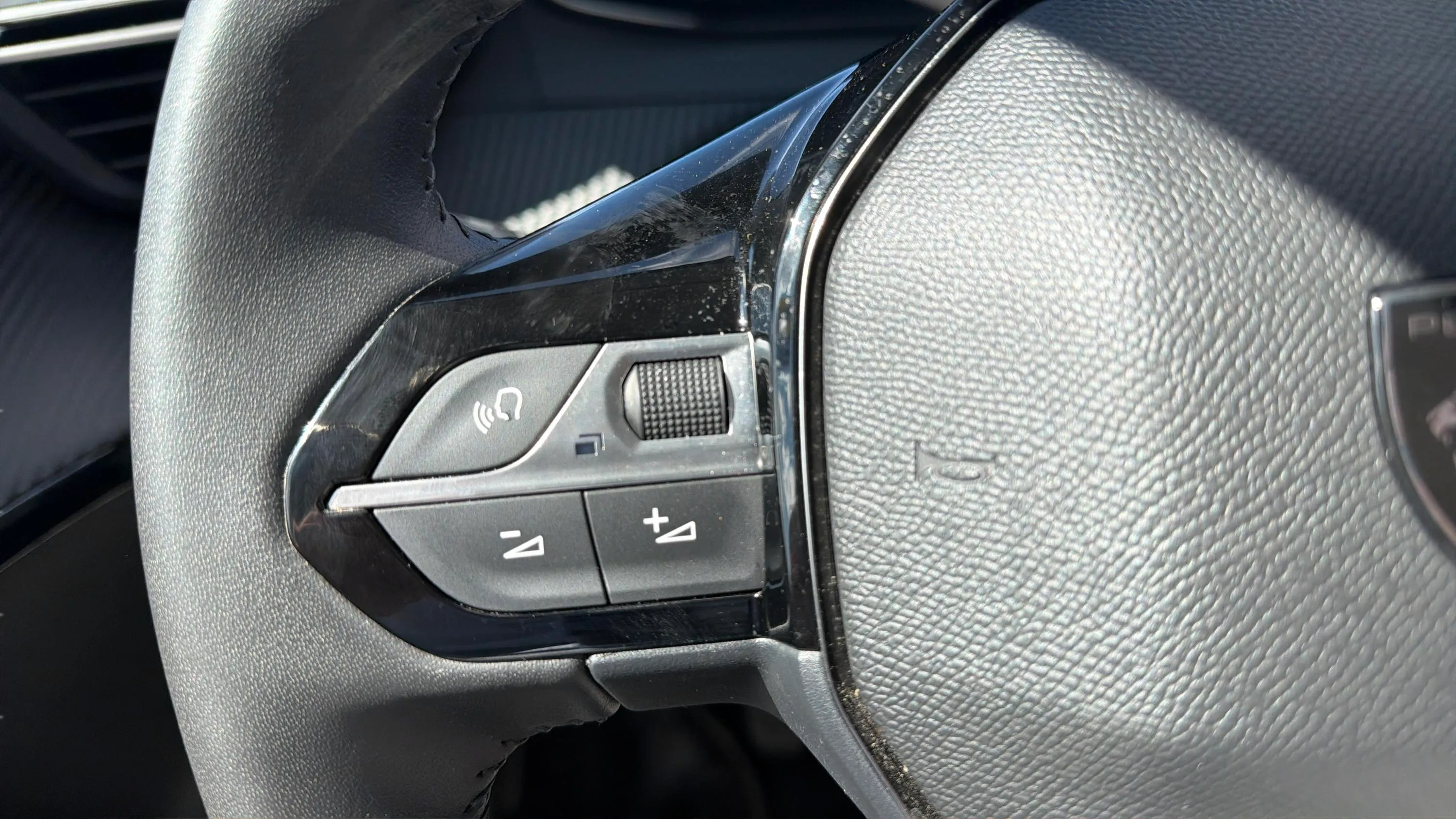 Peugeot 208 Allure Gasolina 100 - foto 15