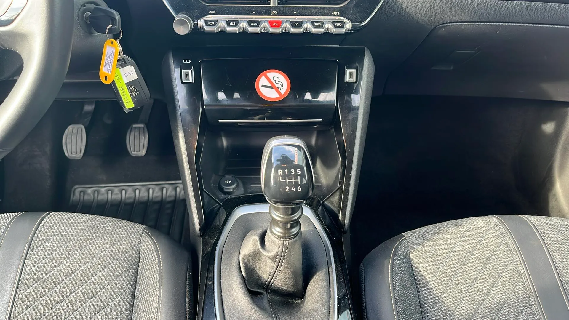 Peugeot 208 Allure Gasolina 100 - foto 16