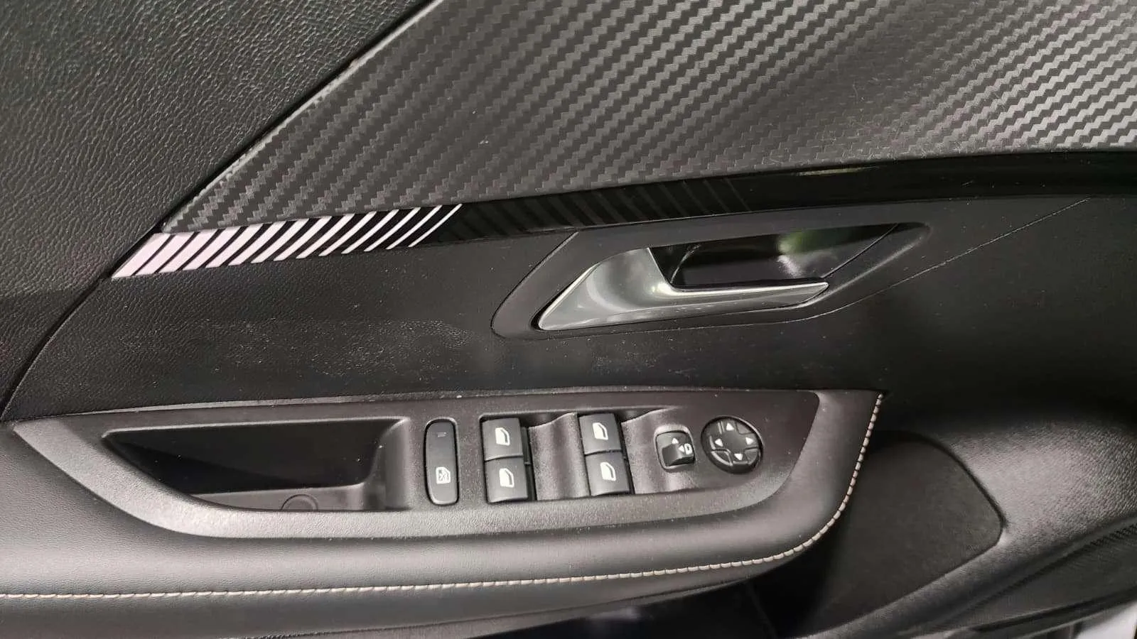 Peugeot 208 Allure Gasolina 100 - foto 19