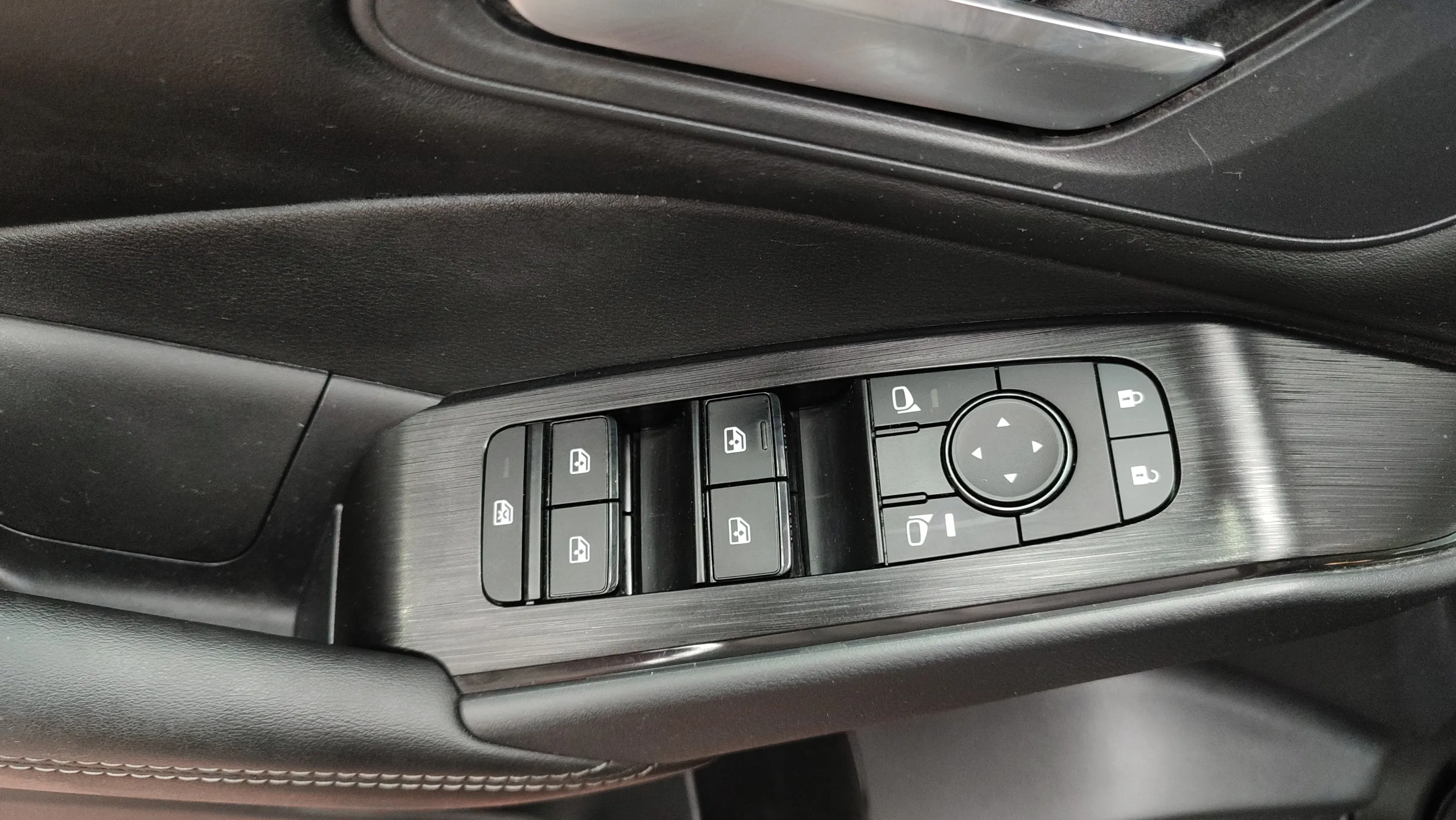 Nissan Qashqai DIG-T mHEV 4x2 Acenta - foto 19