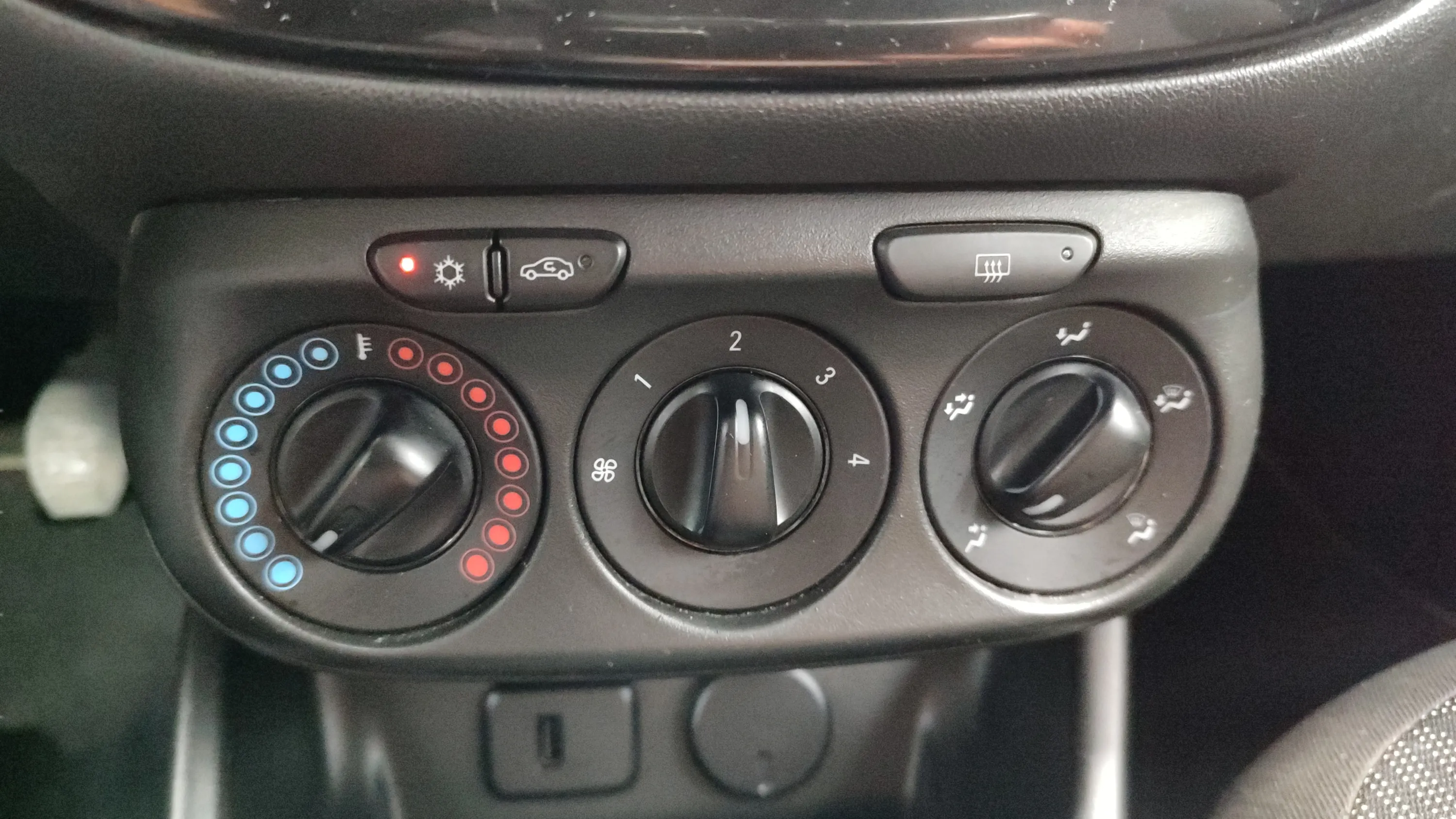 Opel Corsa 1.4 Business - foto 15