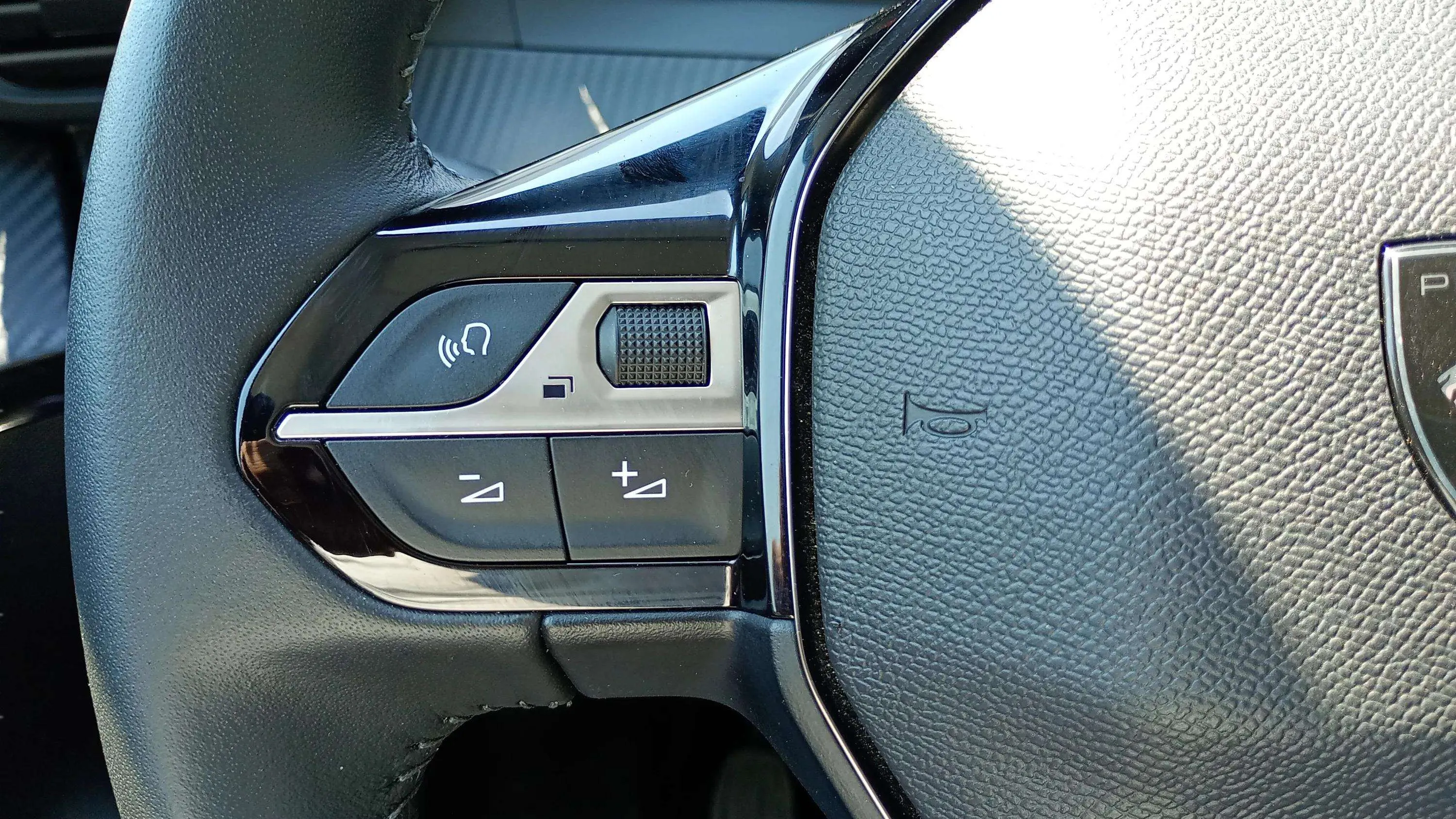 Peugeot 208 Allure Gasolina 100 - foto 17