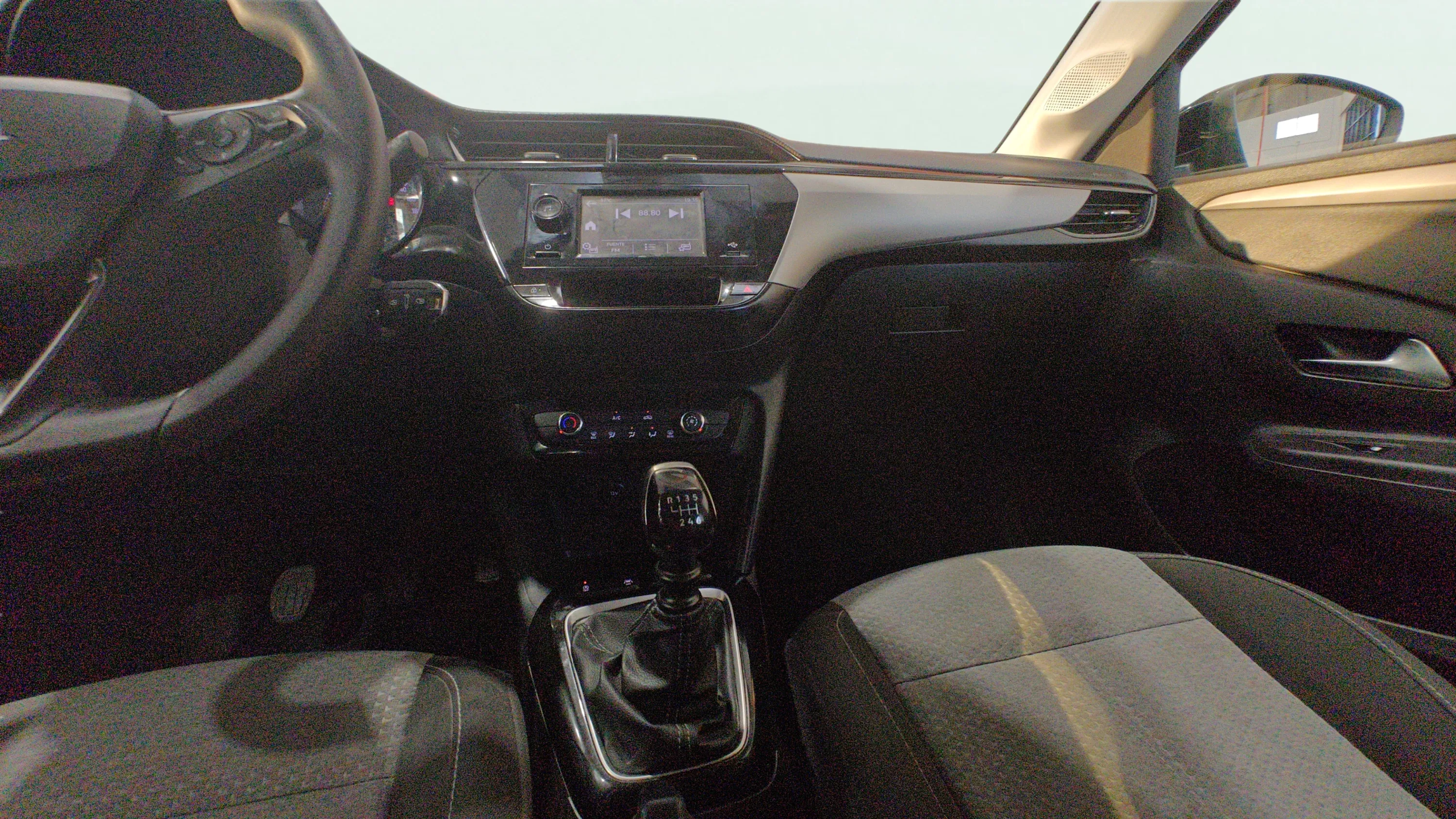 Opel Corsa 1.2T XHL Edition - foto 18