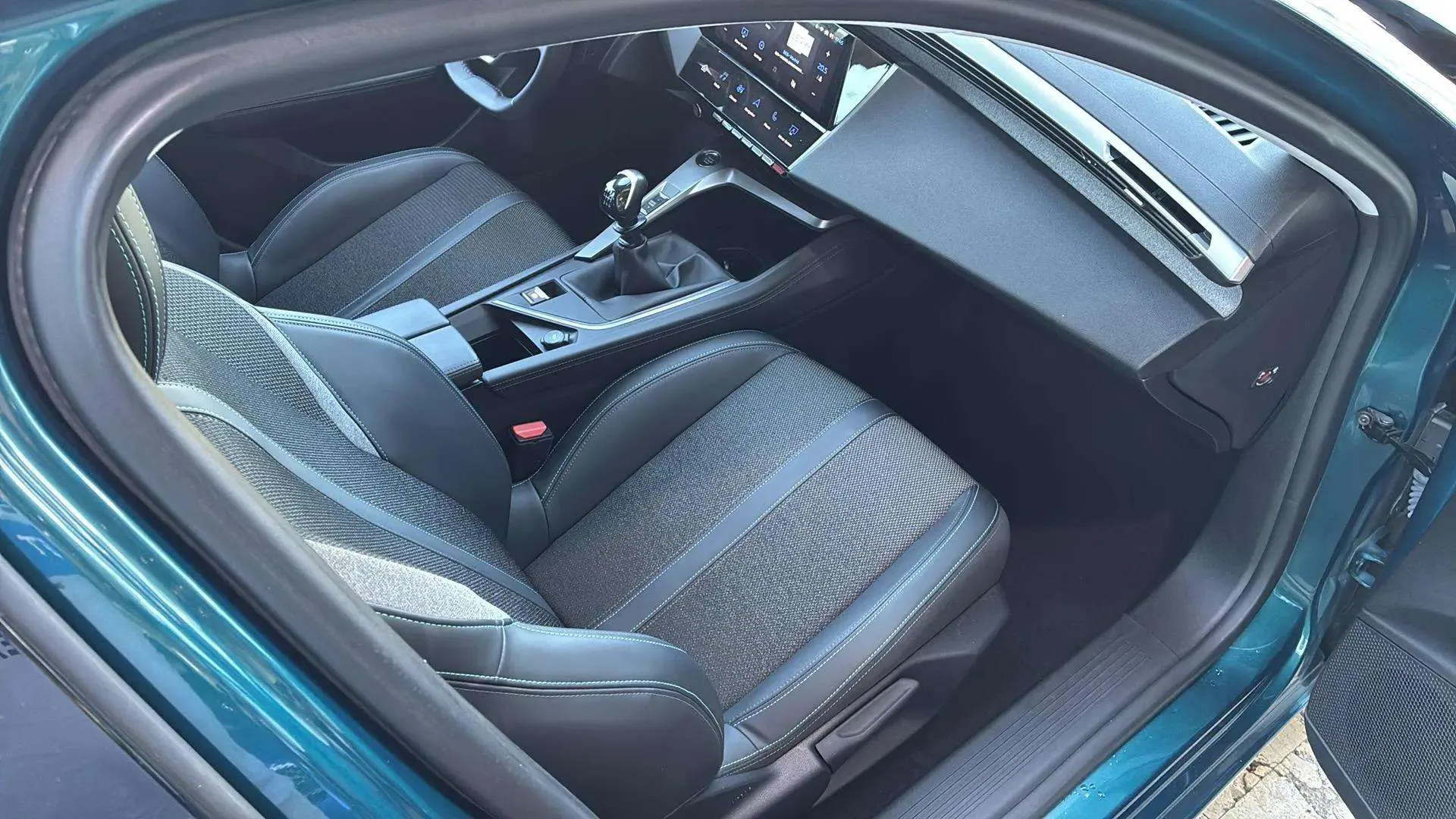 Peugeot 308 Allure PureTech 130 - foto 9