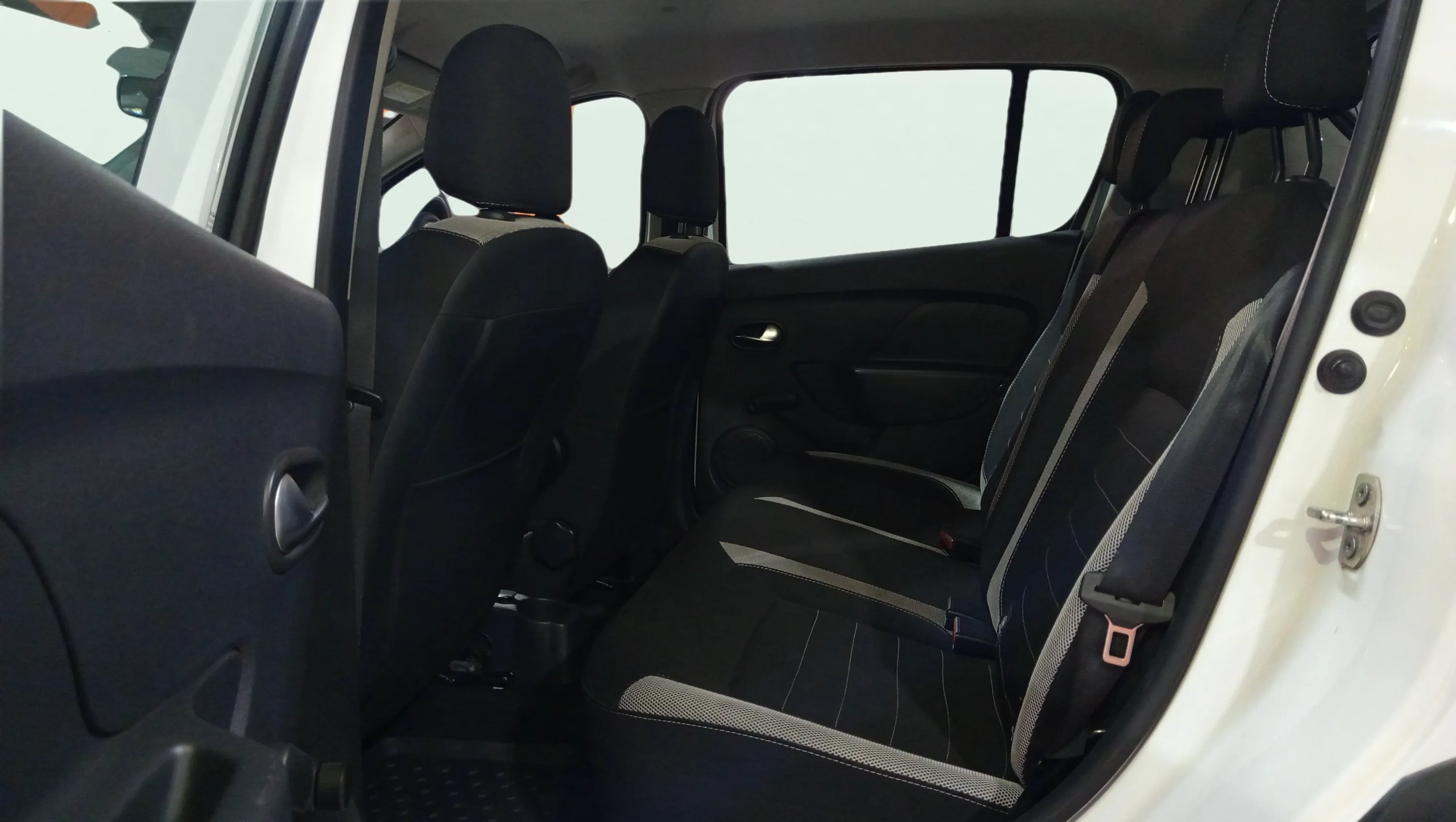 Dacia Sandero Stepway Comfort TCe SS - foto 23