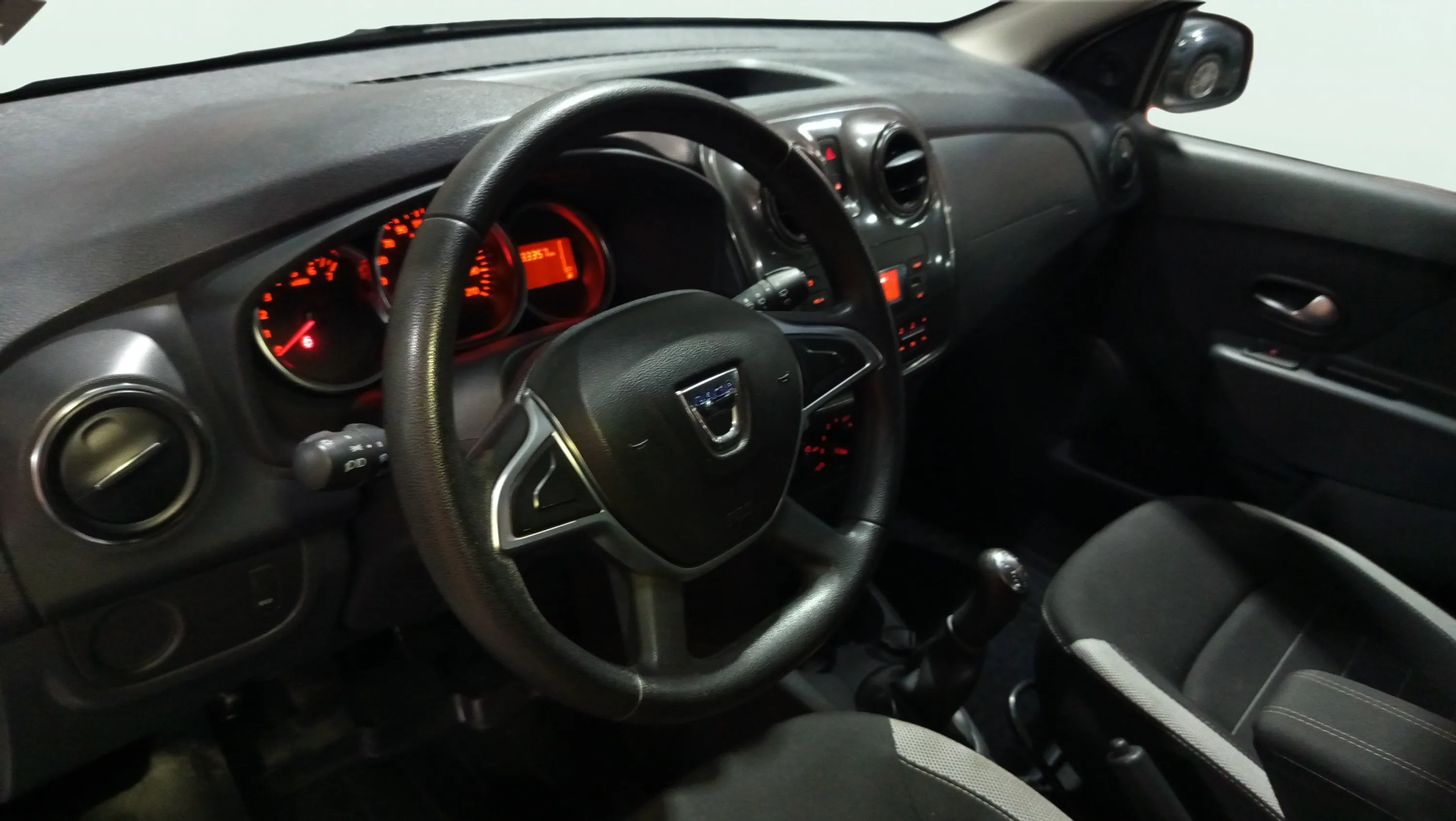 Dacia Sandero Stepway Comfort TCe SS - foto 21