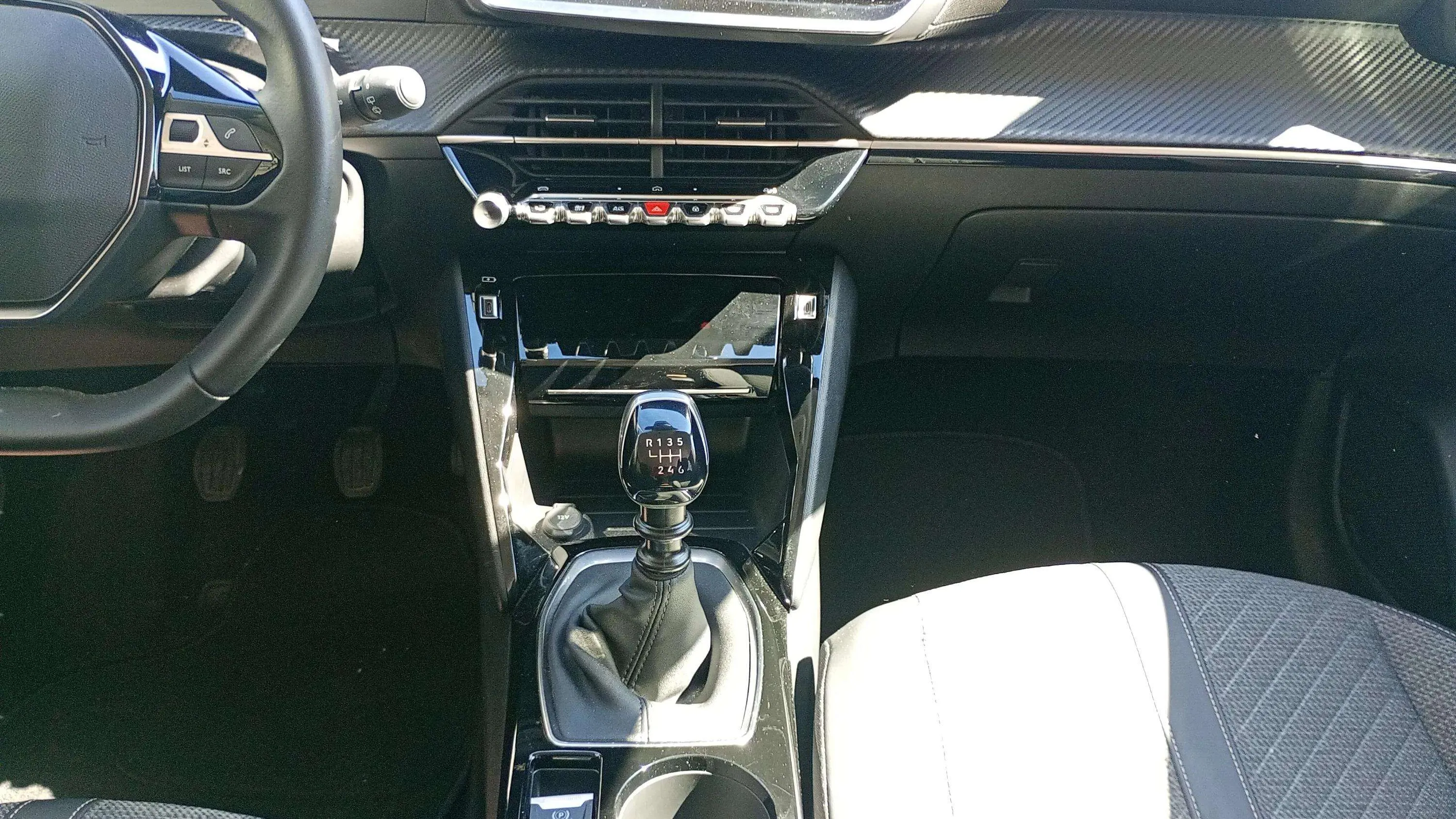 Peugeot 208 Allure Gasolina 100 - foto 13