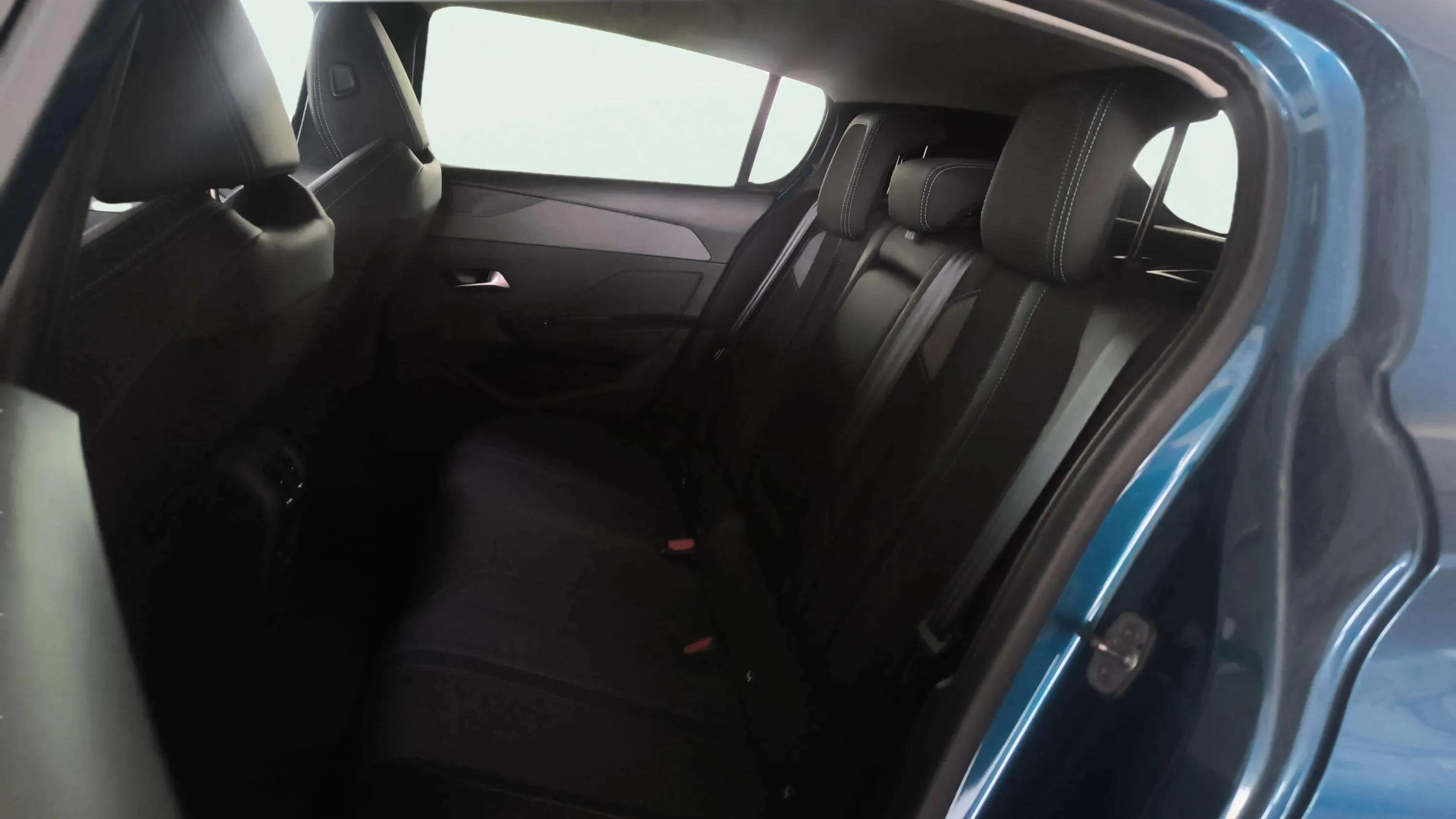 Peugeot 308 Allure PureTech 130 - foto 13